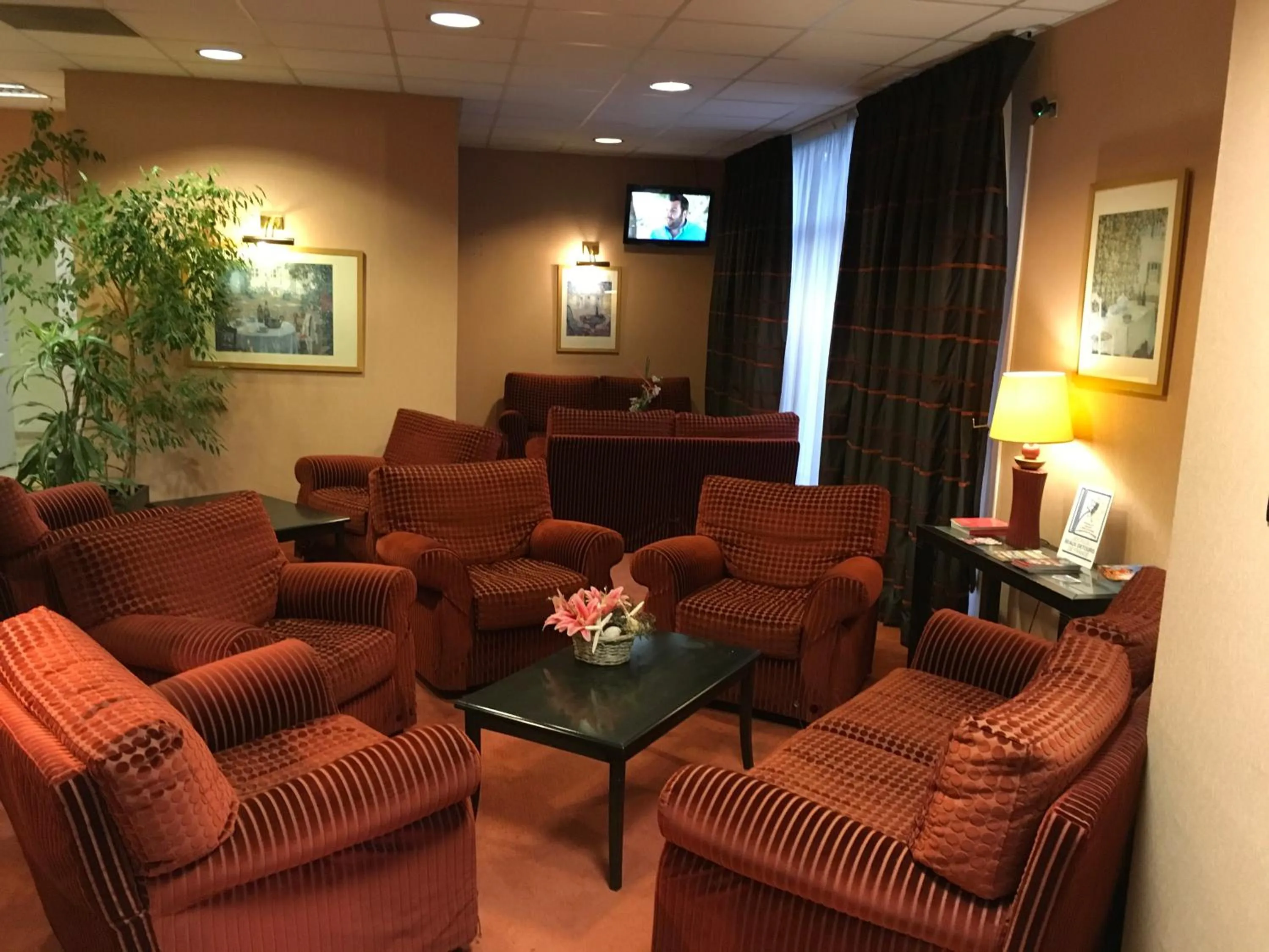Communal lounge/ TV room in Hotel Dorele