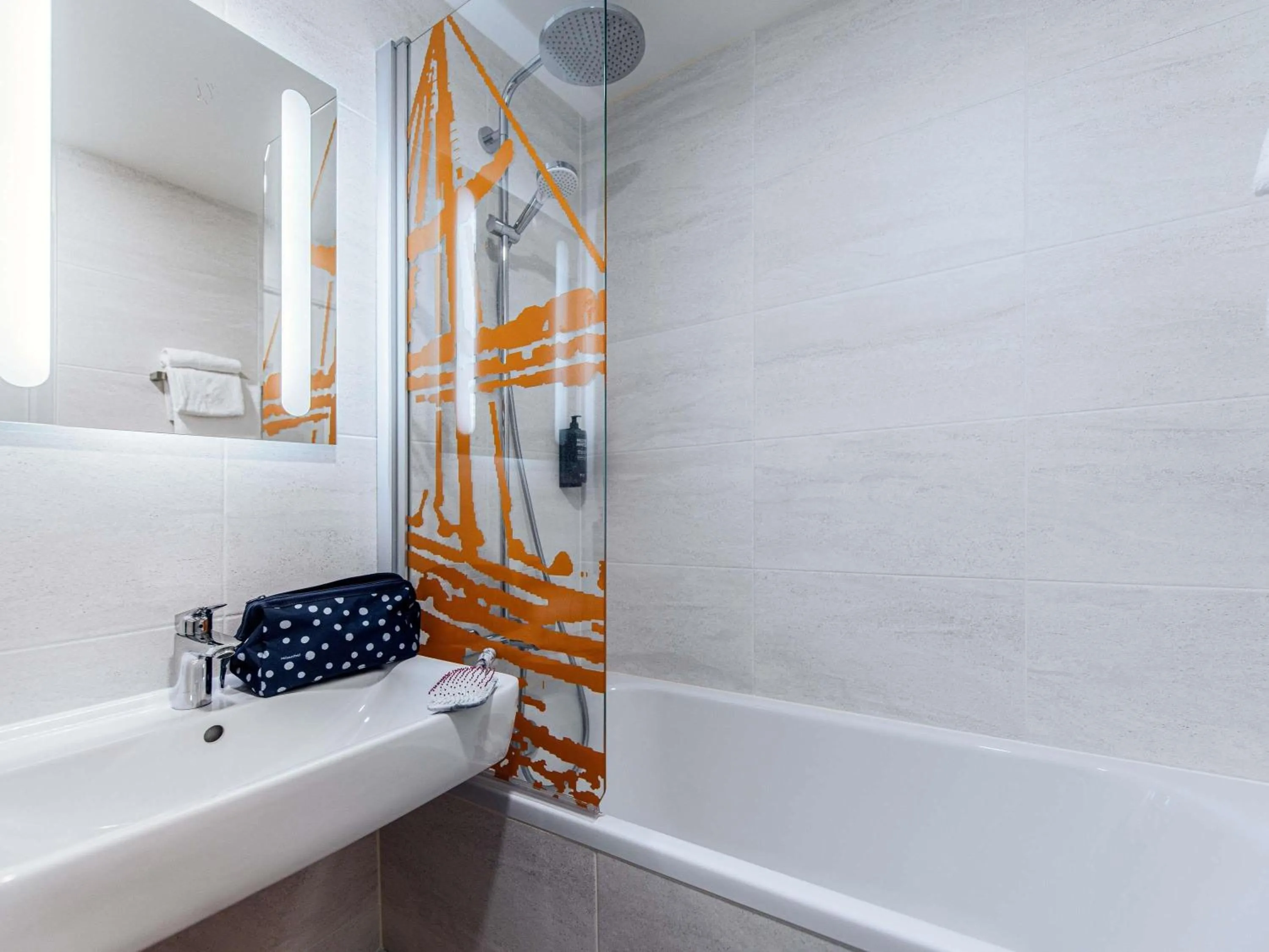 Bedroom in ibis Styles Ancenis Centre