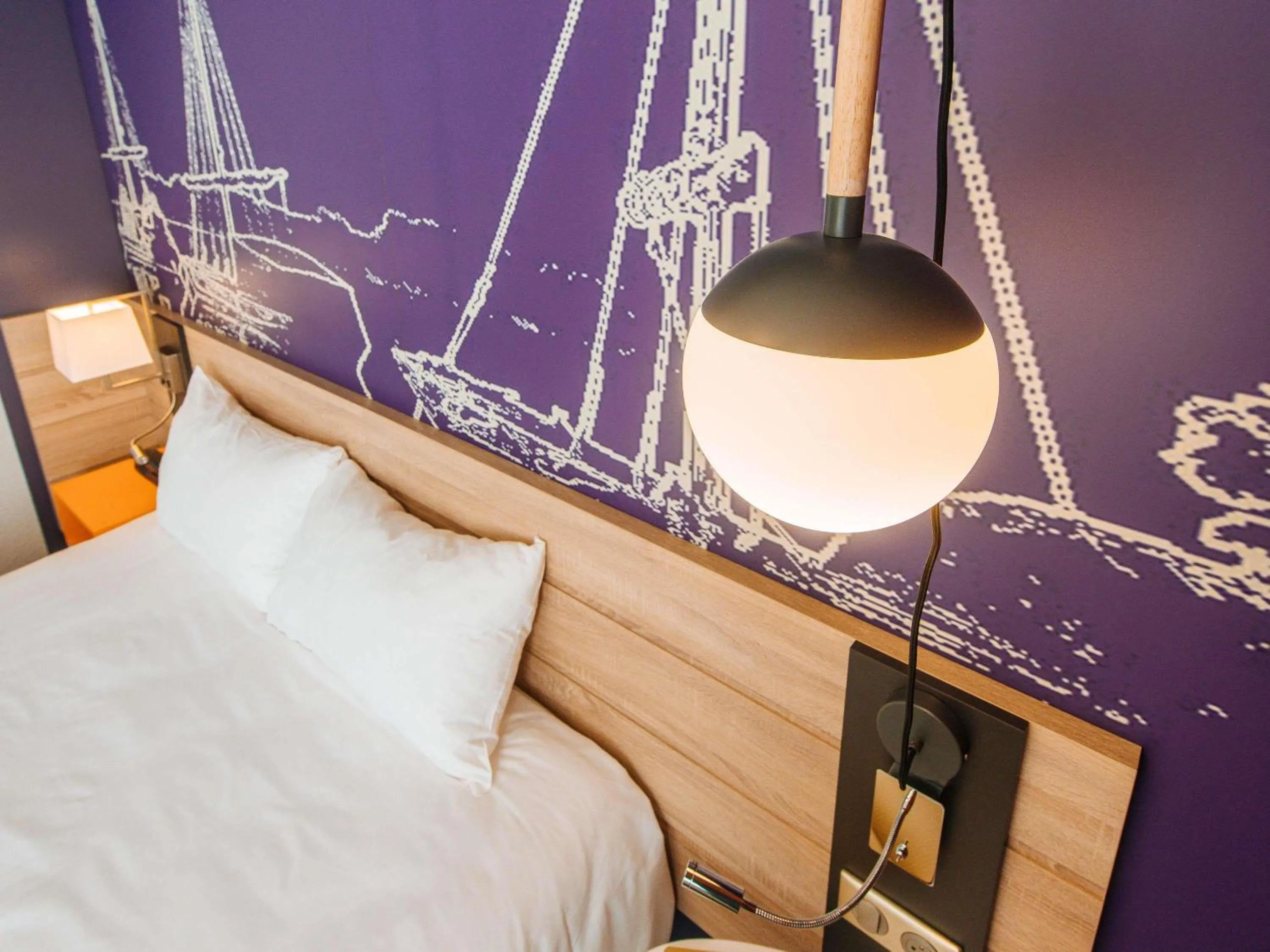 Bedroom, Bed in ibis Styles Ancenis Centre