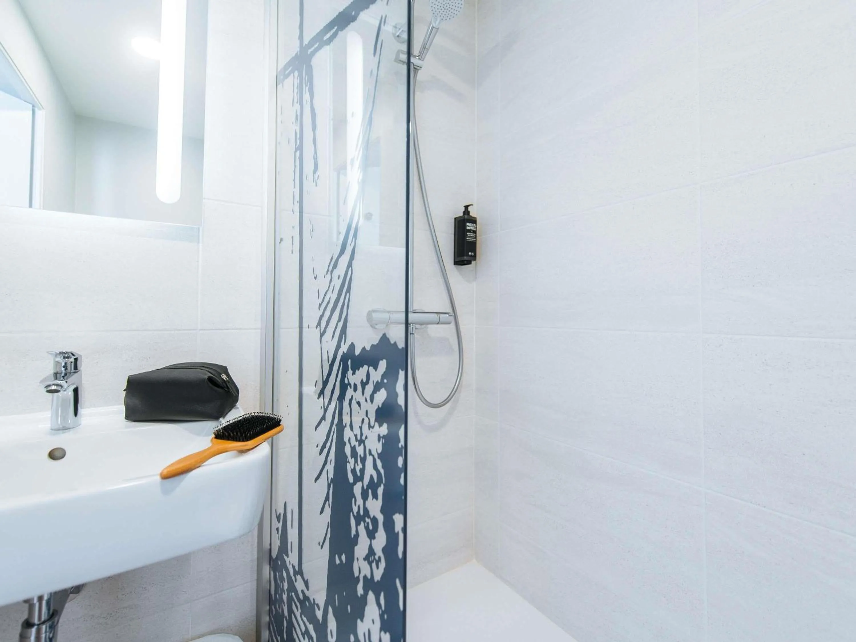 Bedroom in ibis Styles Ancenis Centre