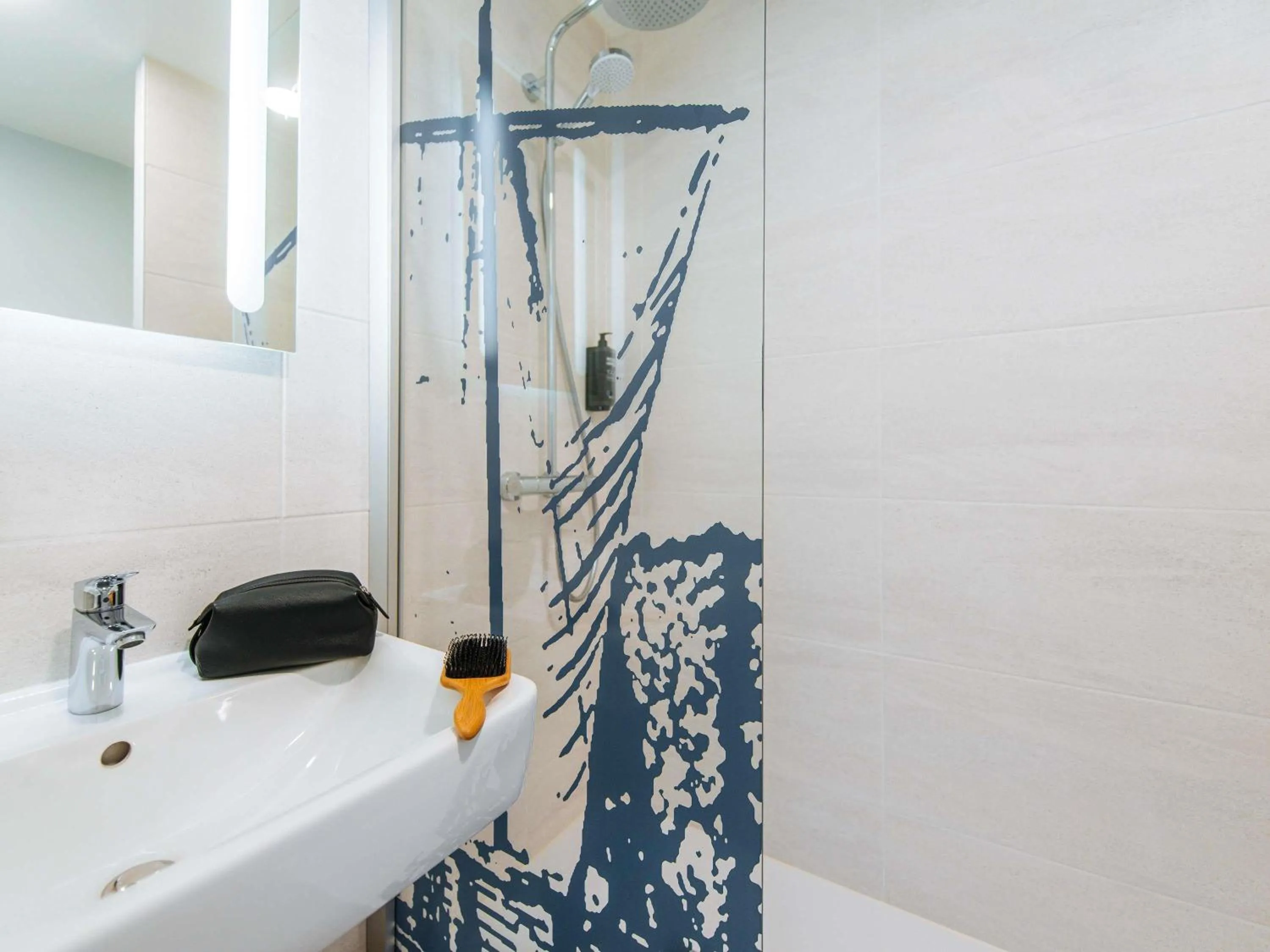 Bedroom in ibis Styles Ancenis Centre