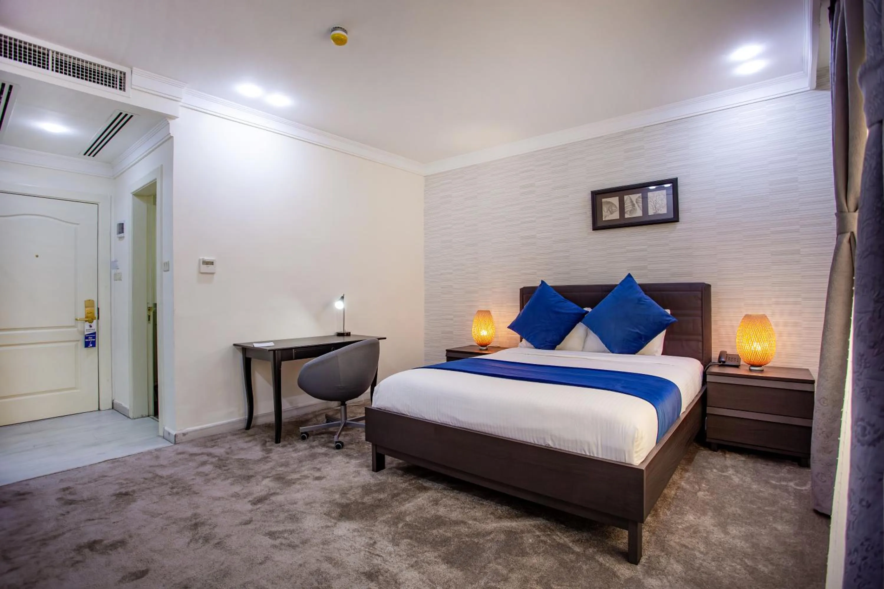 Property building, Bed in Al Basem Hotel