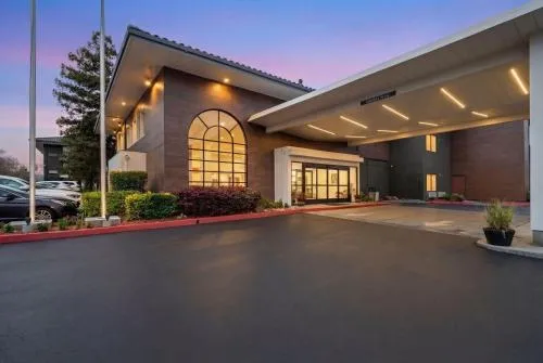 Howard Johnson by Wyndham Fullerton/Anaheim Conference Cntr