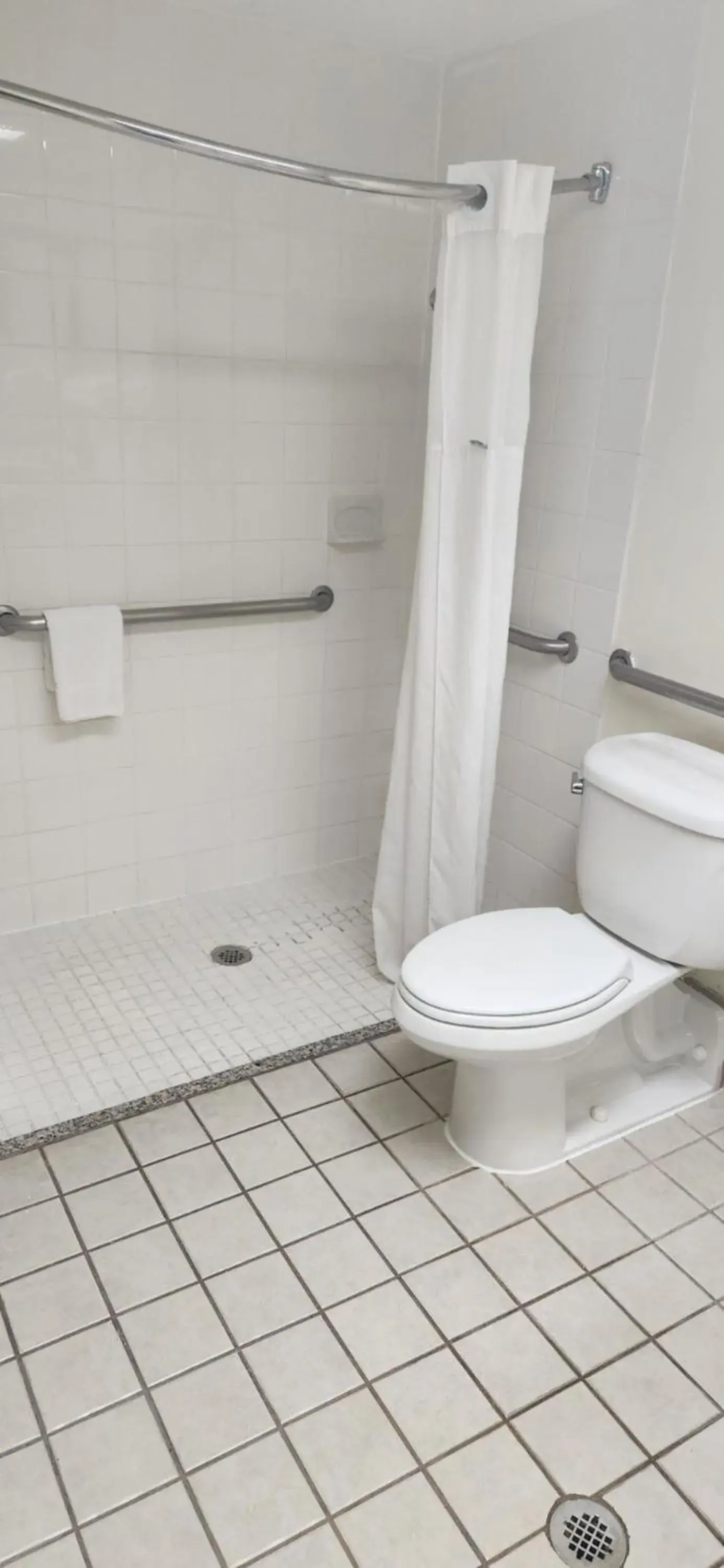 Bathroom in Howard Johnson by Wyndham Fullerton/Anaheim Conference Cntr Bathroom in Howard Johnson by Wyndham Fullerton/Anaheim Conference Cntr