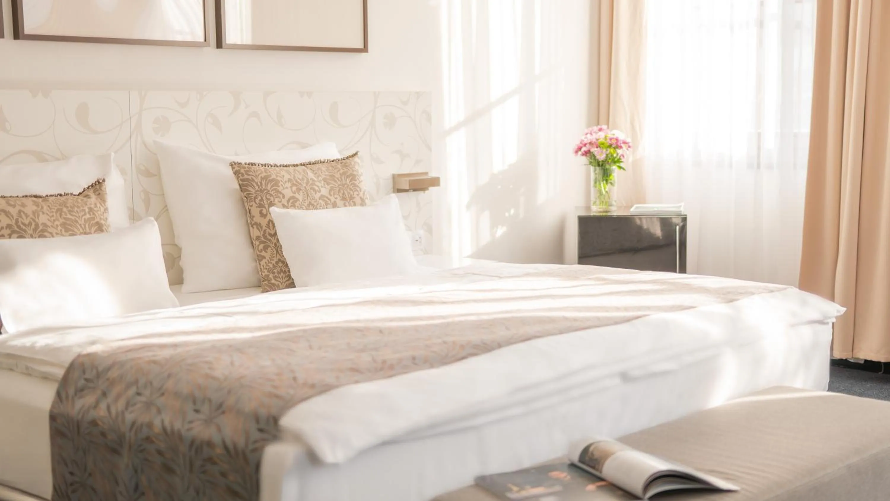 Bed in Hotel Savoy Špindlerův Mlýn