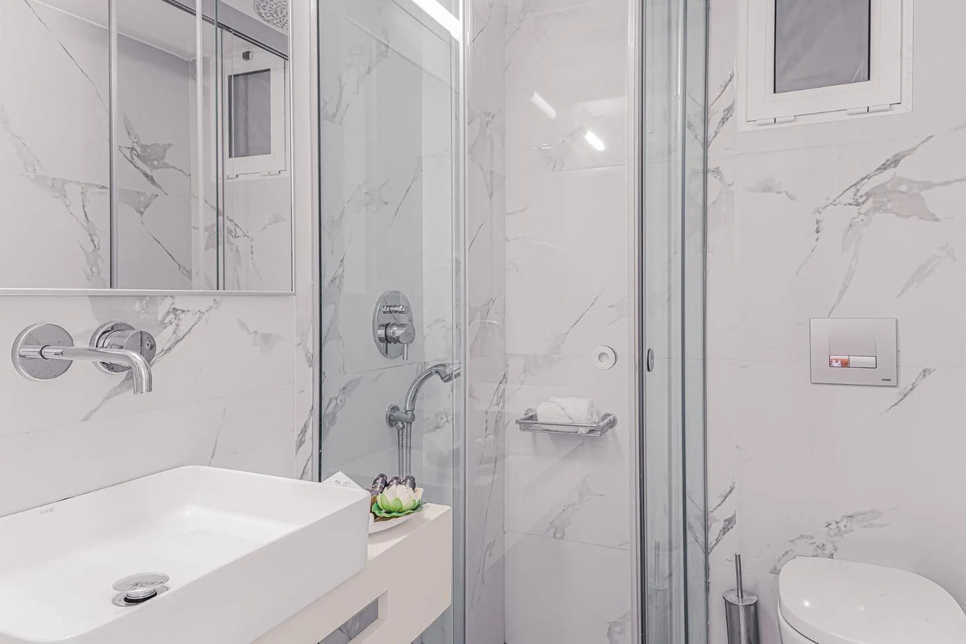 Shower in Glaros Beach Hotel