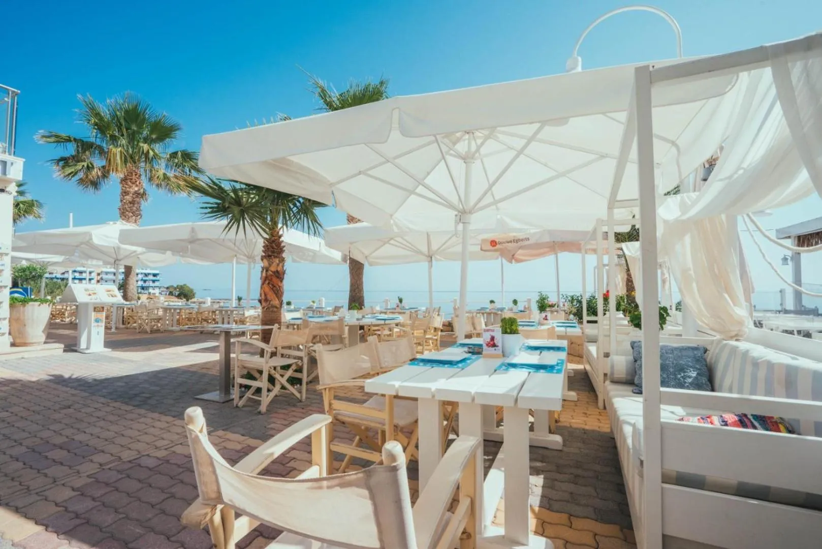 Restaurant/places to eat in Glaros Beach Hotel