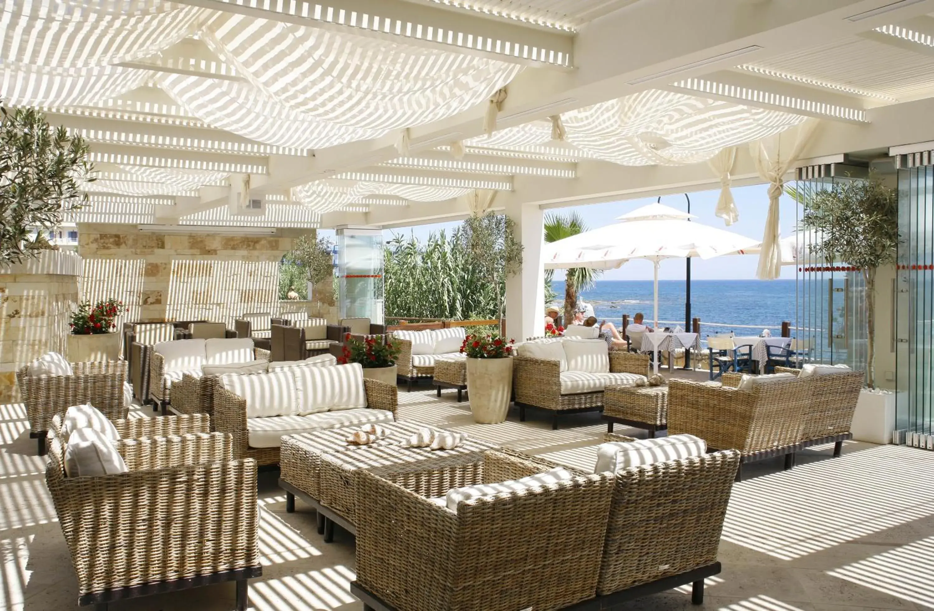 Lounge or bar in Glaros Beach Hotel Lounge or bar in Glaros Beach Hotel