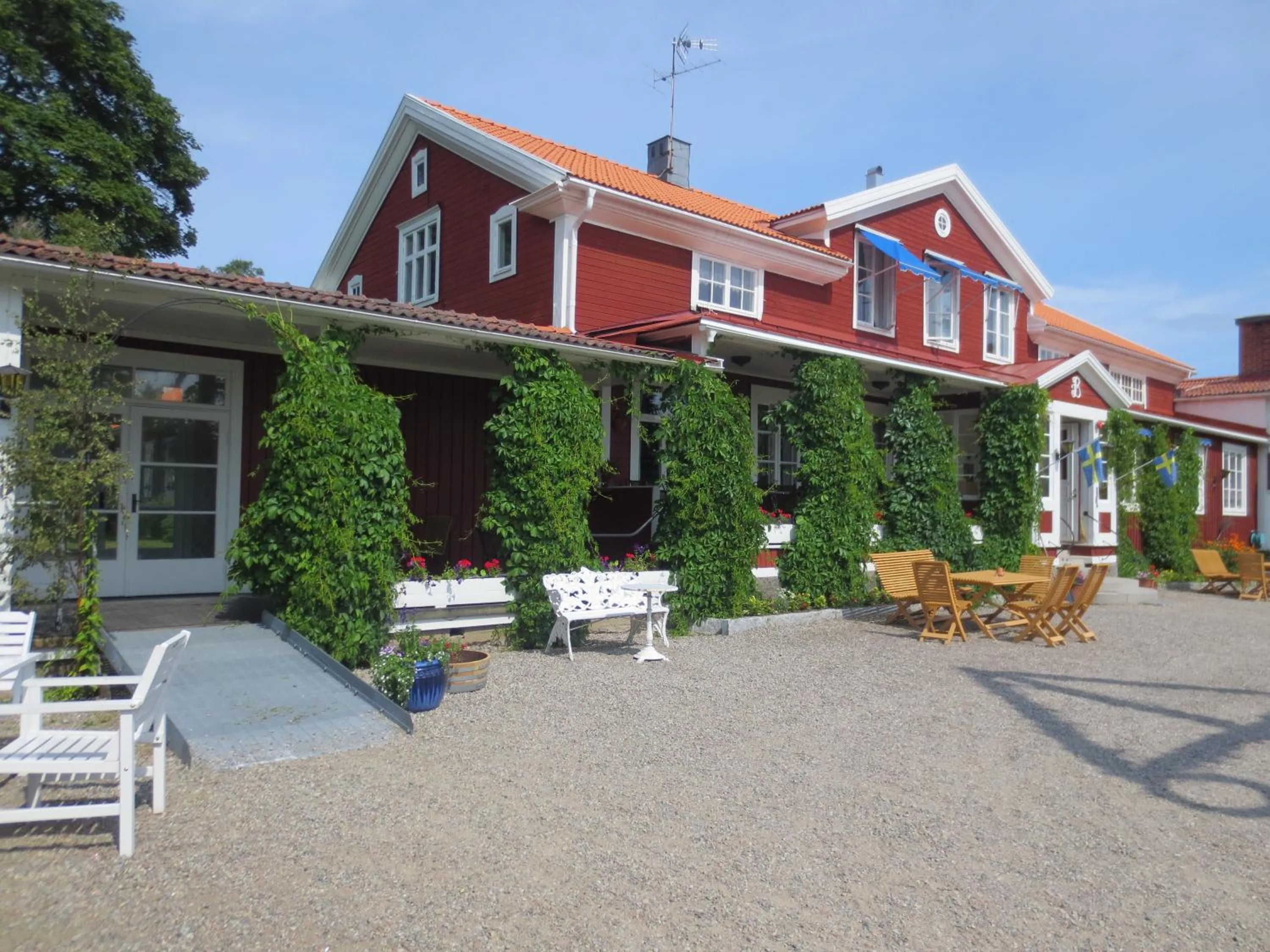 Facade/entrance in Järvsöbaden