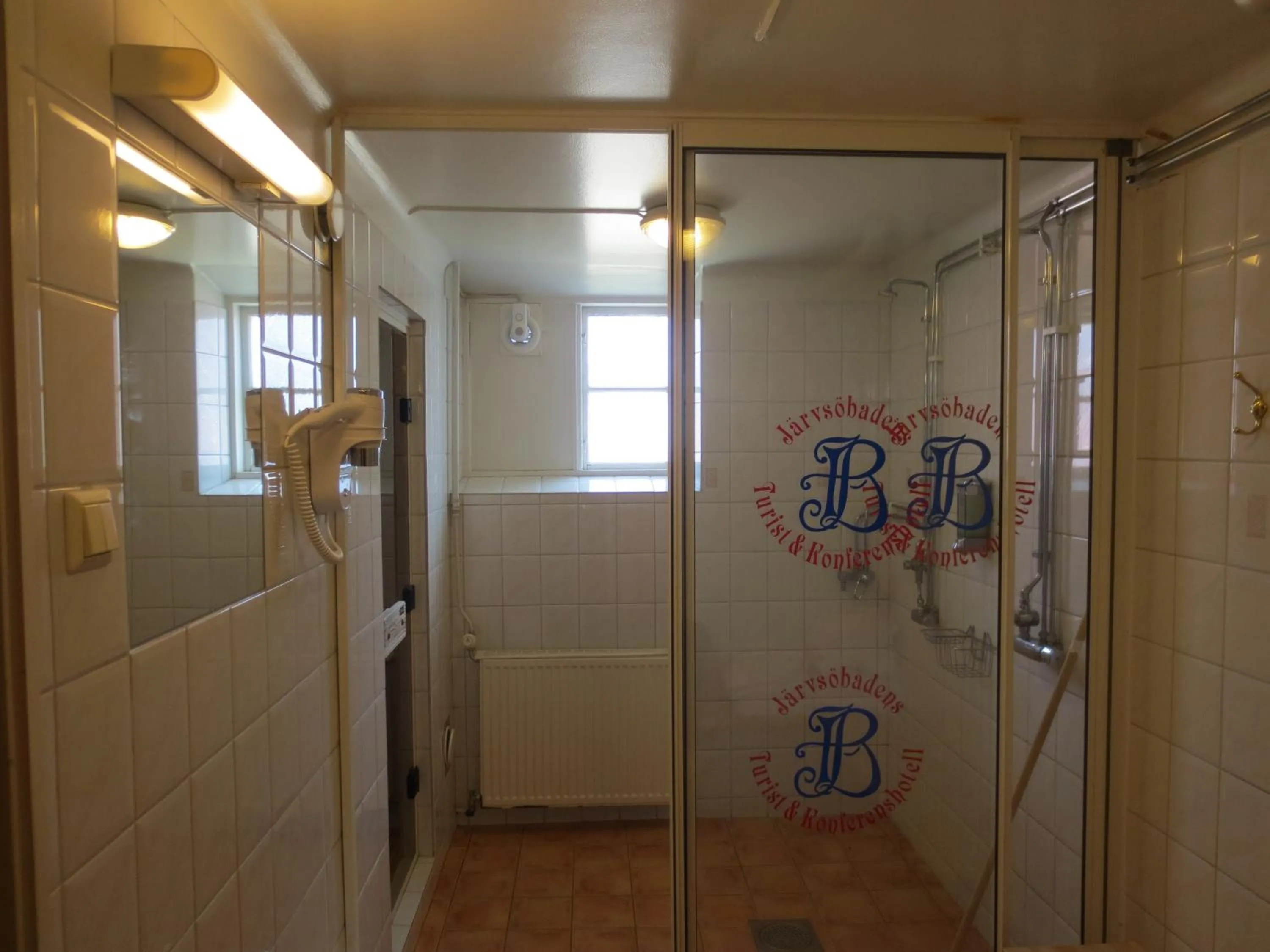 Shower in Järvsöbaden