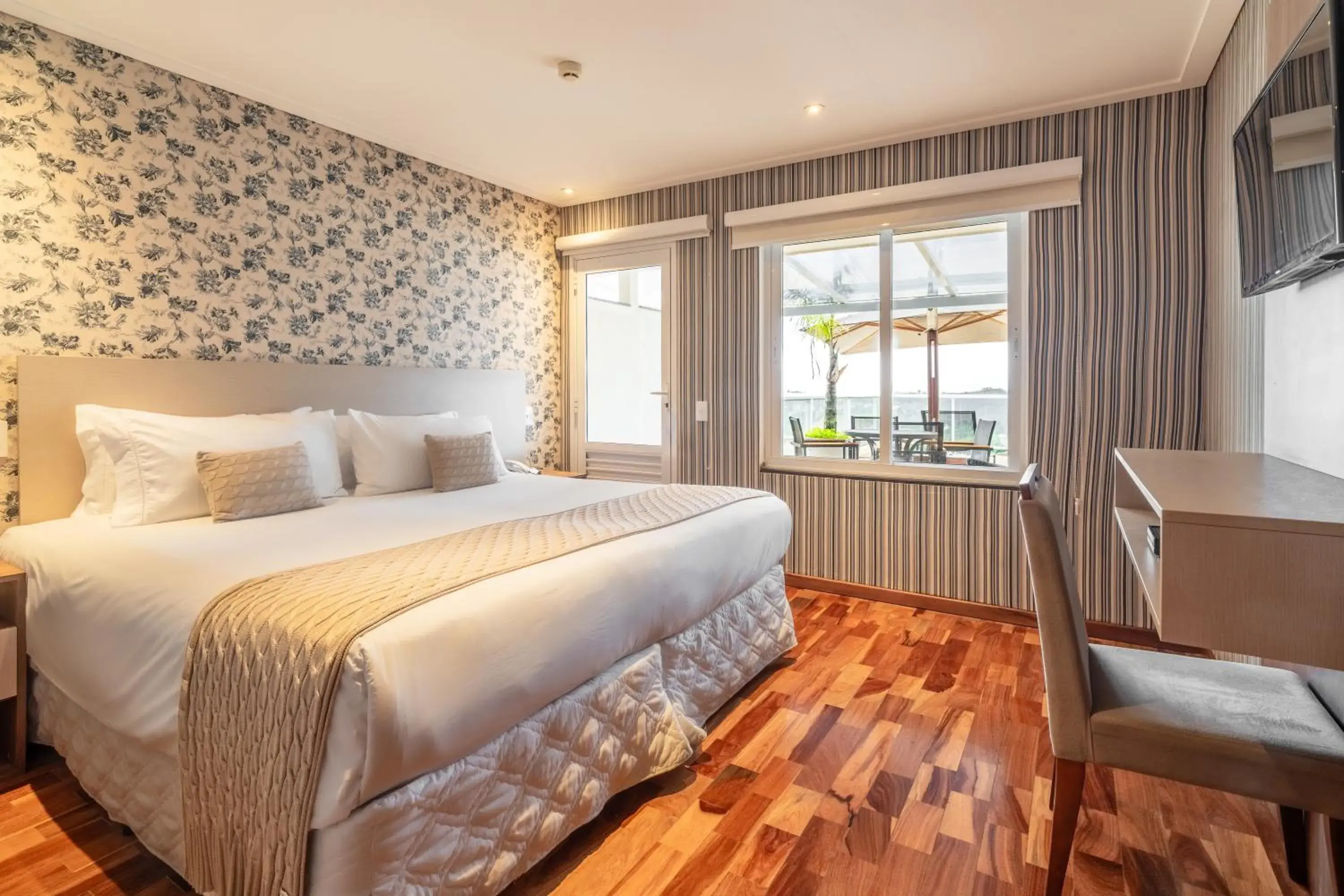 Family Room with Mountain View in Chris Park Hotel Family Room with Mountain View in Chris Park Hotel