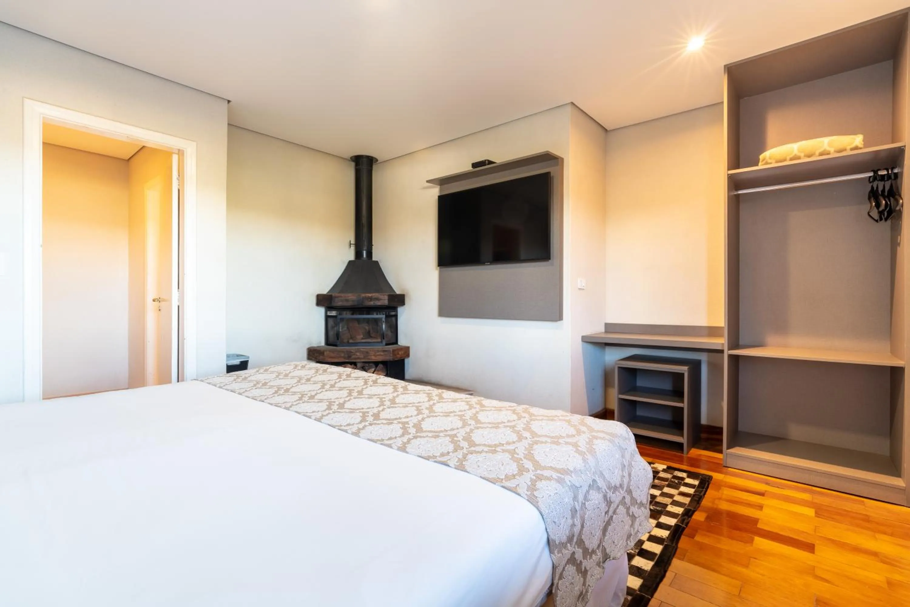 Photo of the whole room, Bed in Chris Wellness Resort Hotel