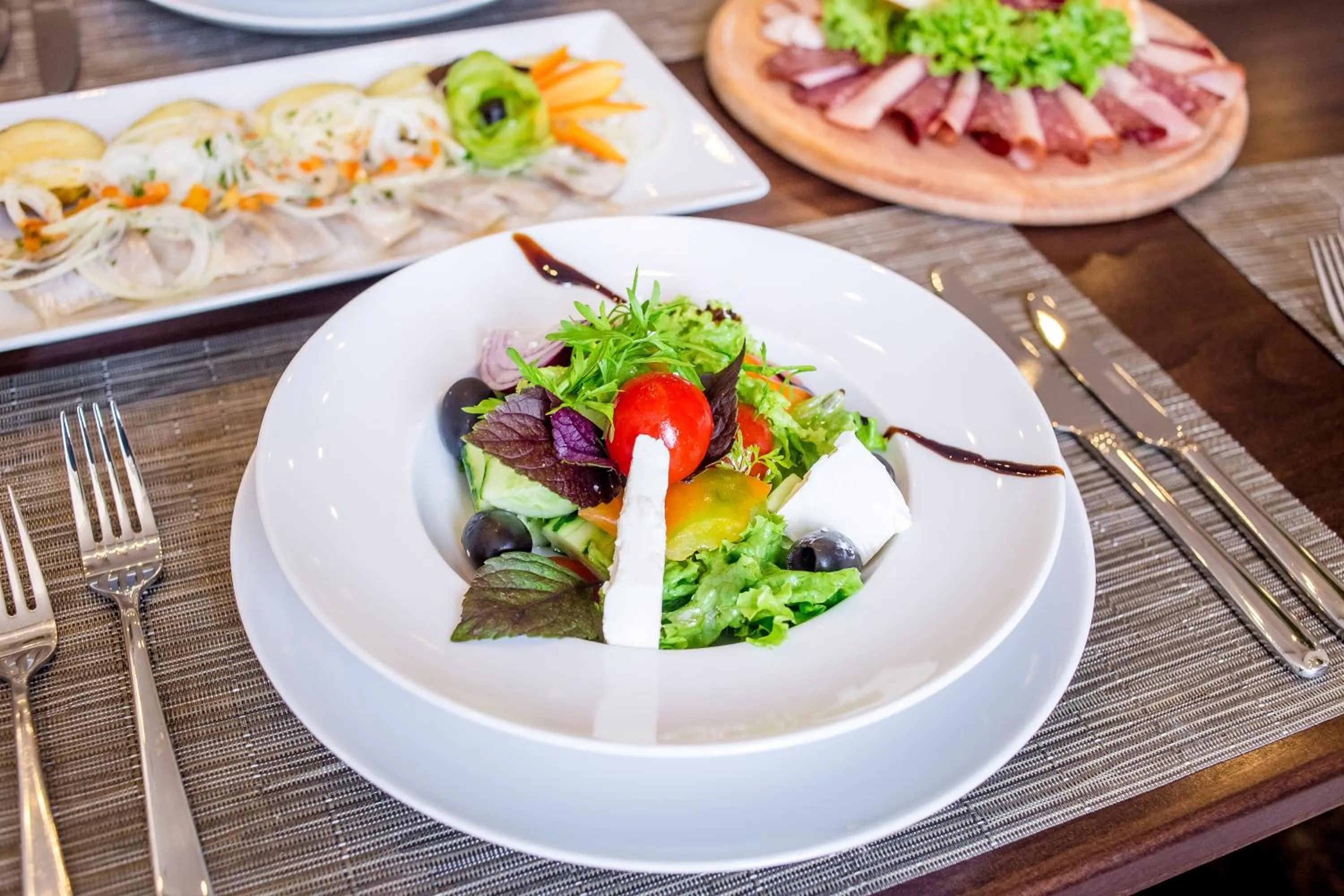 Food in Green Park Hotel & SPA