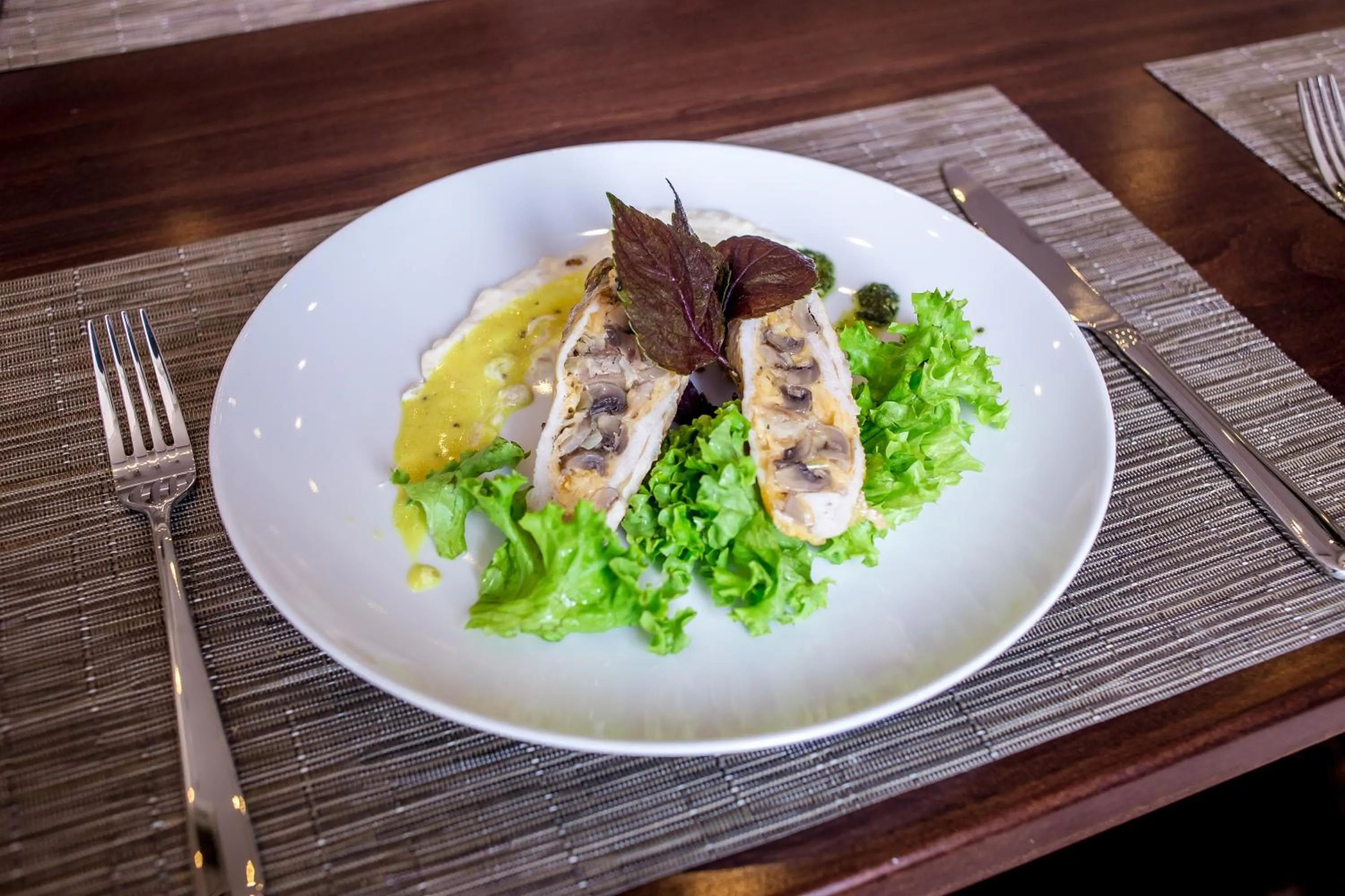 Food in Green Park Hotel & SPA