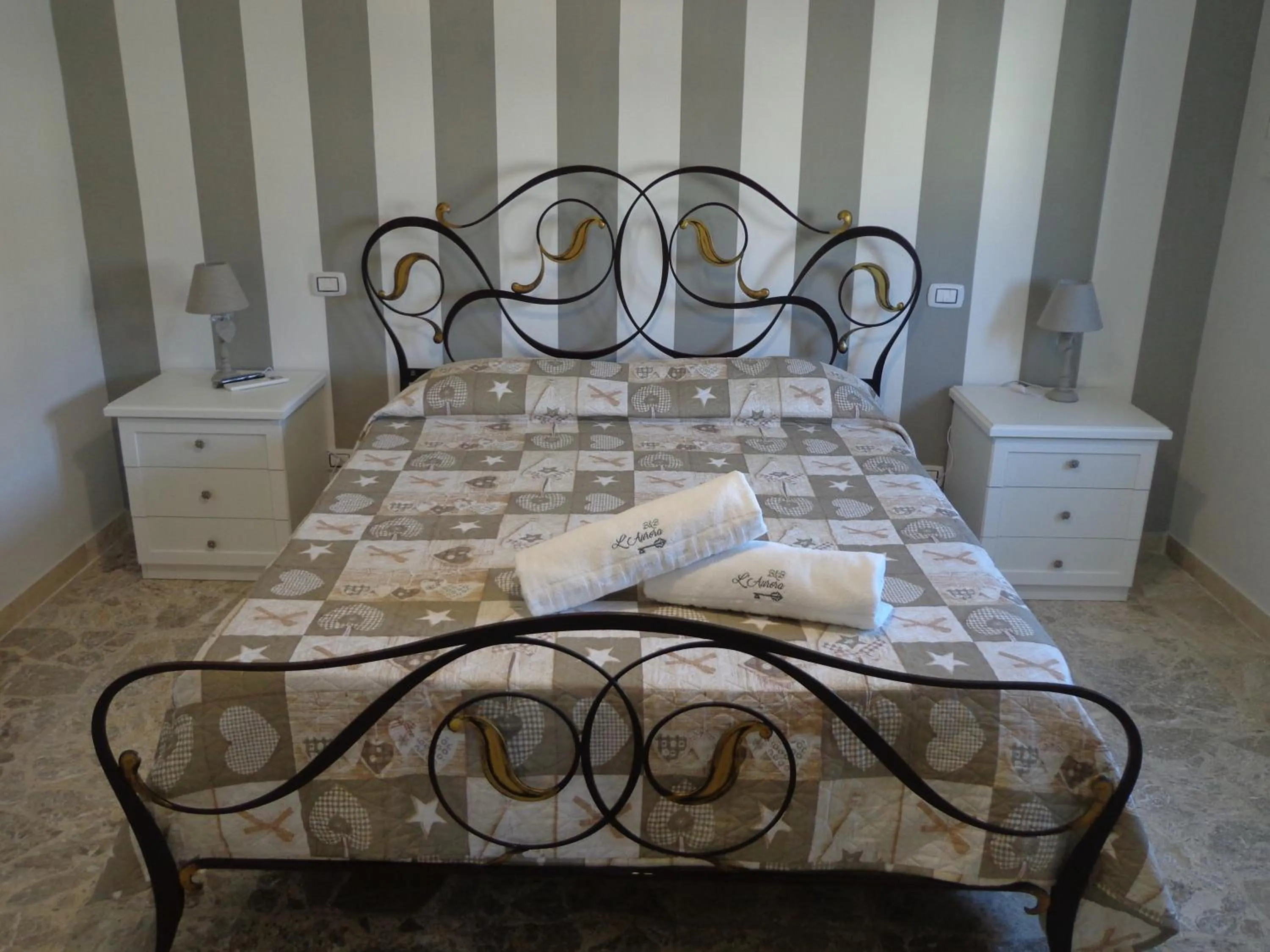 Bedroom, Bed in L'Aurora