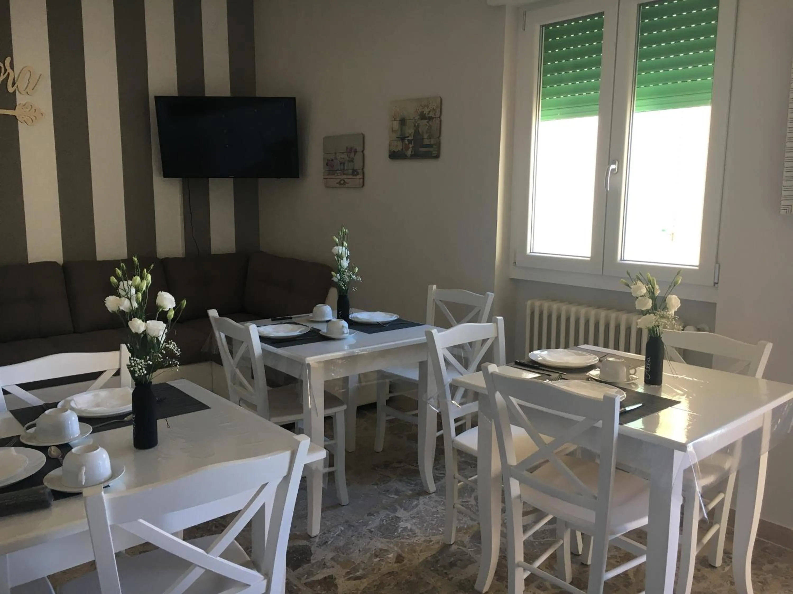 Breakfast in L'Aurora