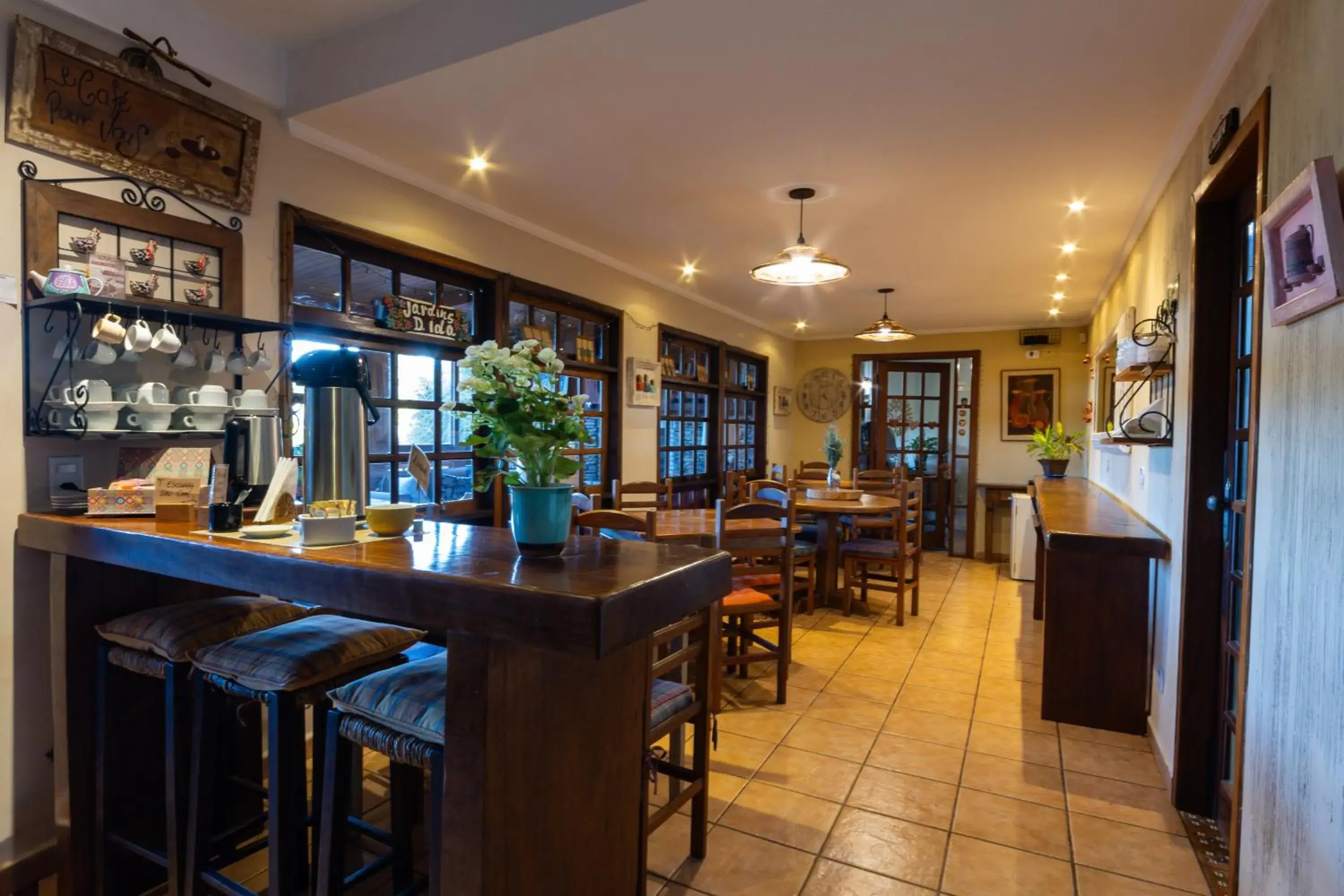 Restaurant/places to eat in Pousada Benevento Restaurant/places to eat in Pousada Benevento