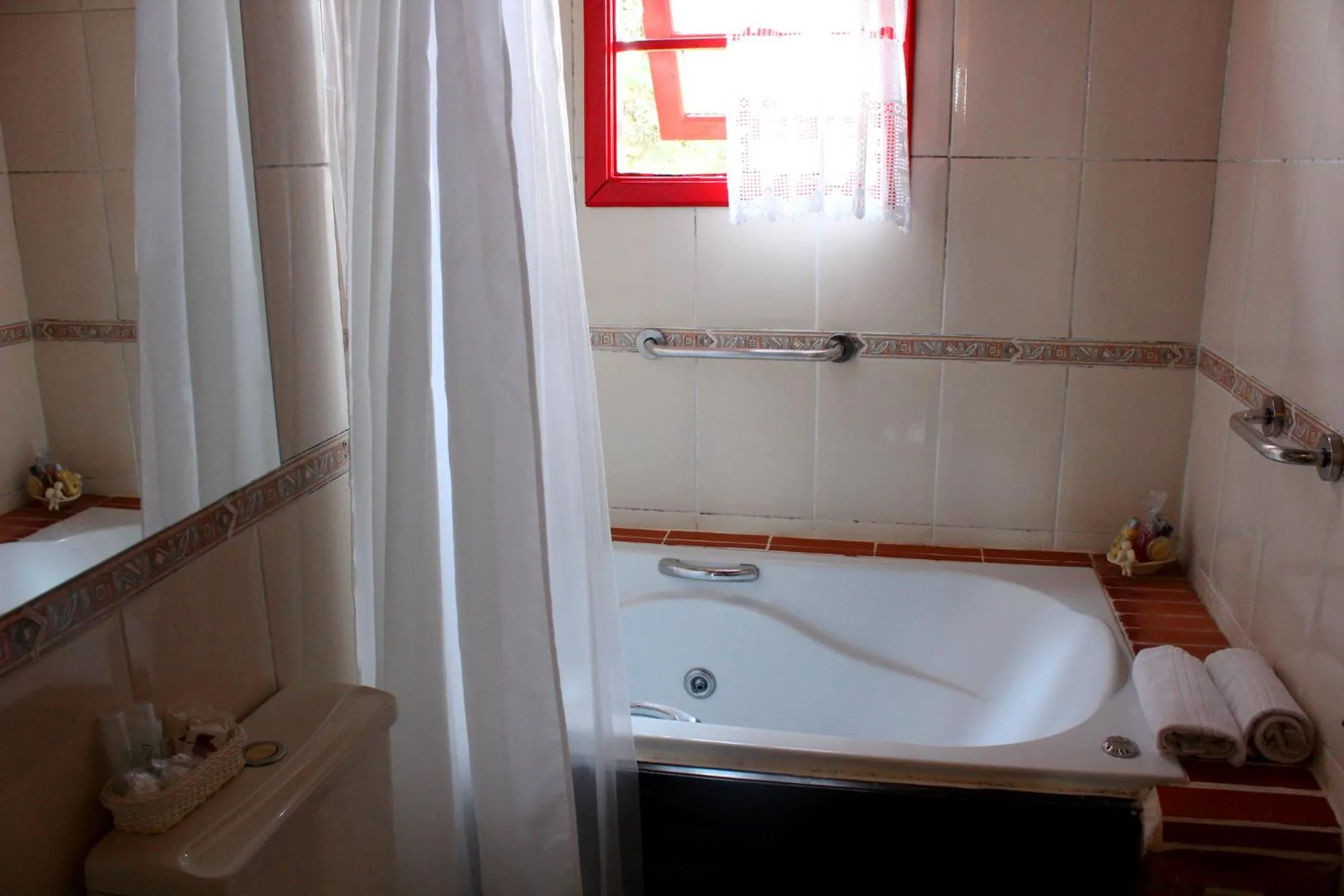 Hot Tub in Pousada Benevento