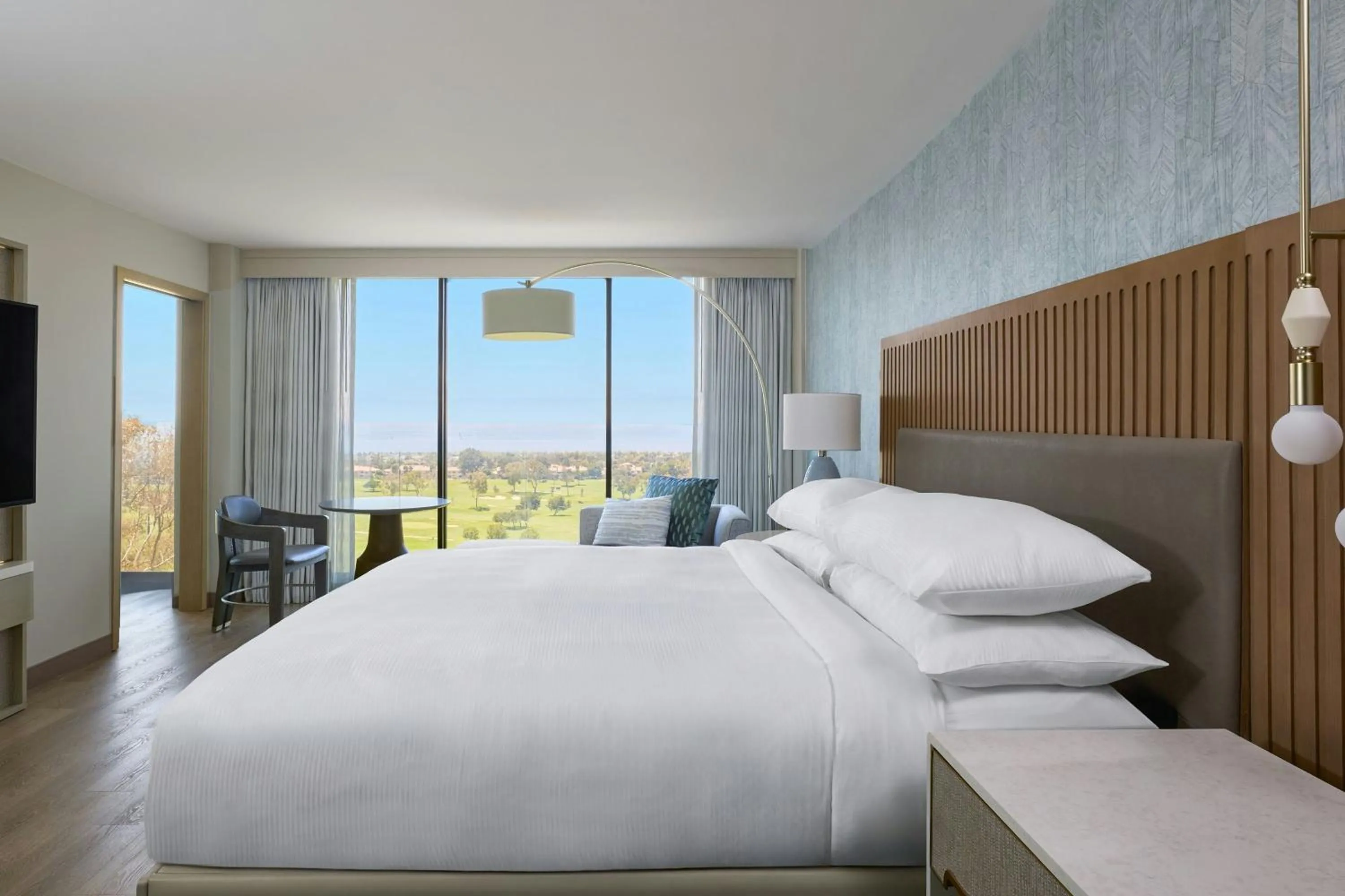 Bedroom, Bed in VEA Newport Beach, a Marriott Resort & Spa