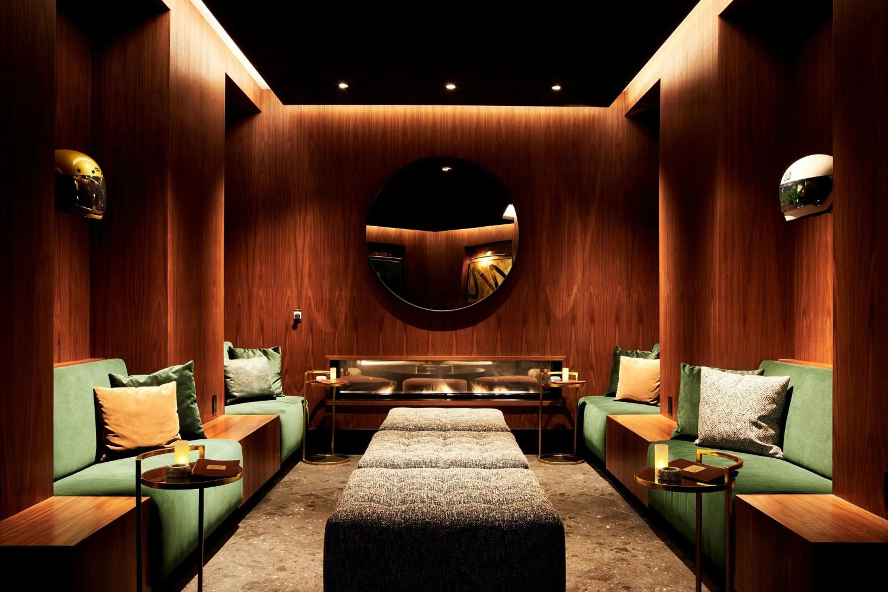 Lounge or bar in VEA Newport Beach, a Marriott Resort & Spa