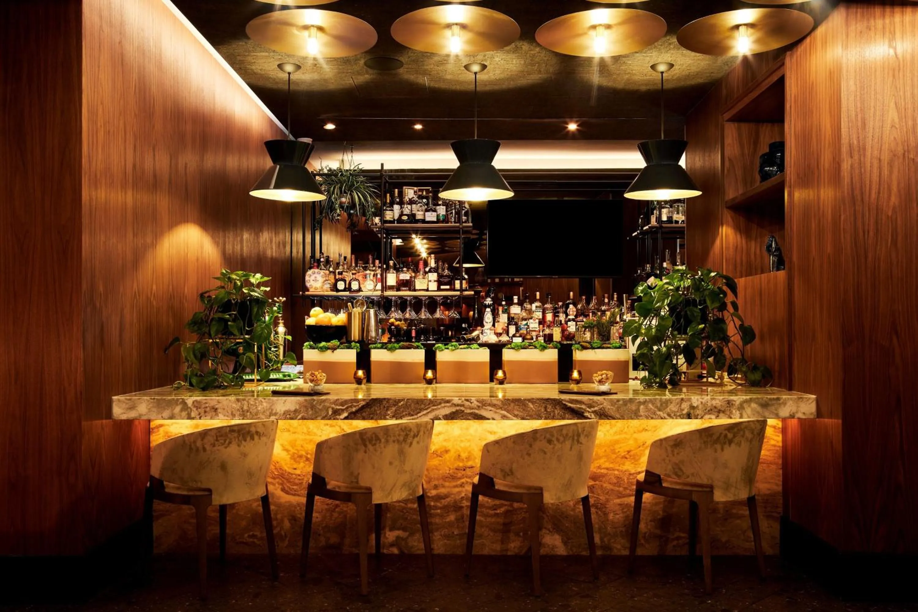 Lounge or bar in VEA Newport Beach, a Marriott Resort & Spa