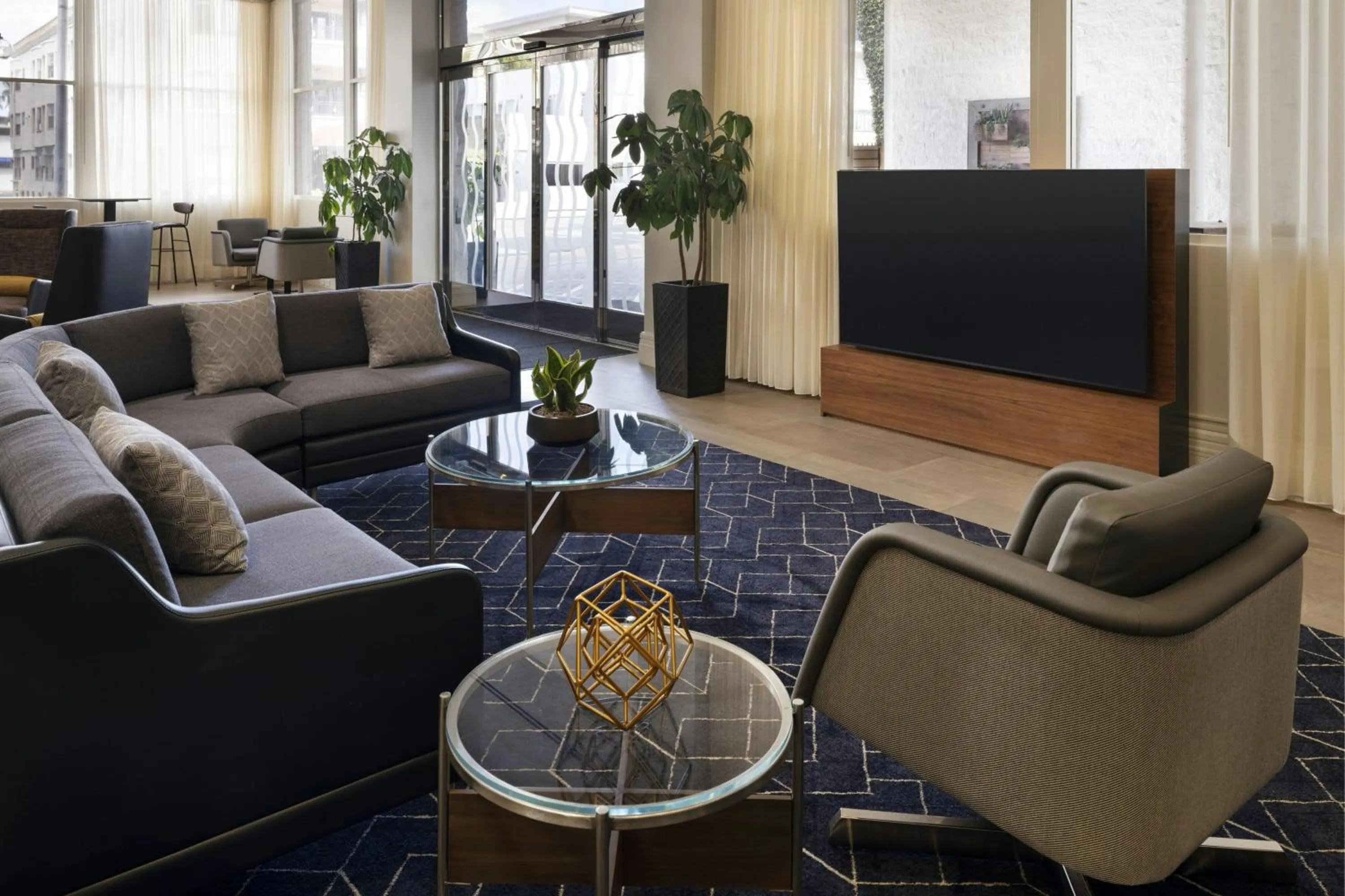 Lobby or reception in Courtyard by Marriott Long Beach Downtown