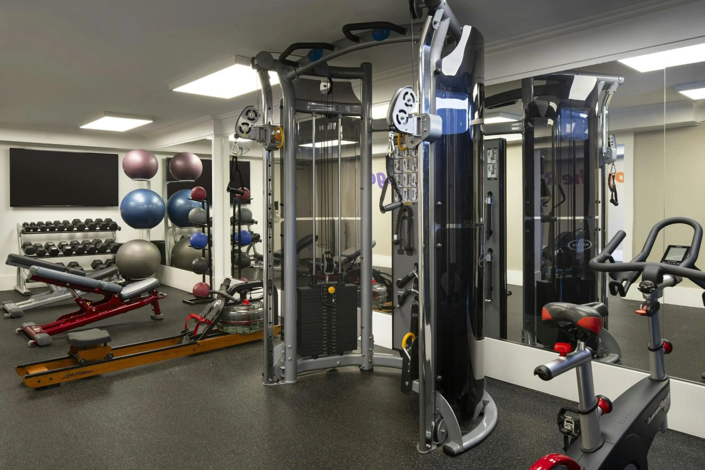 Fitness centre/facilities in Courtyard by Marriott Long Beach Downtown