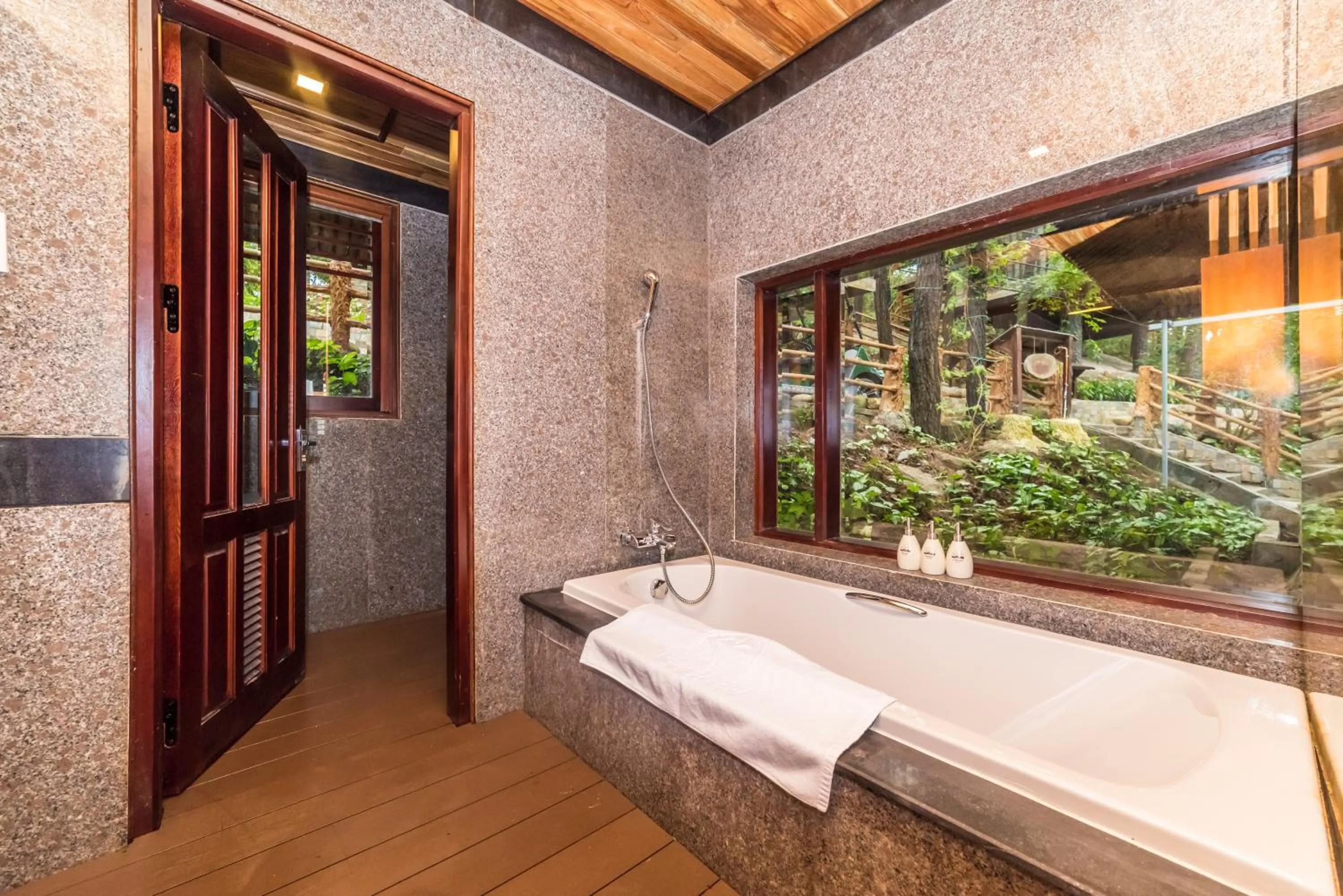 Bathroom in Sankofa Village Hill Resort & Spa
