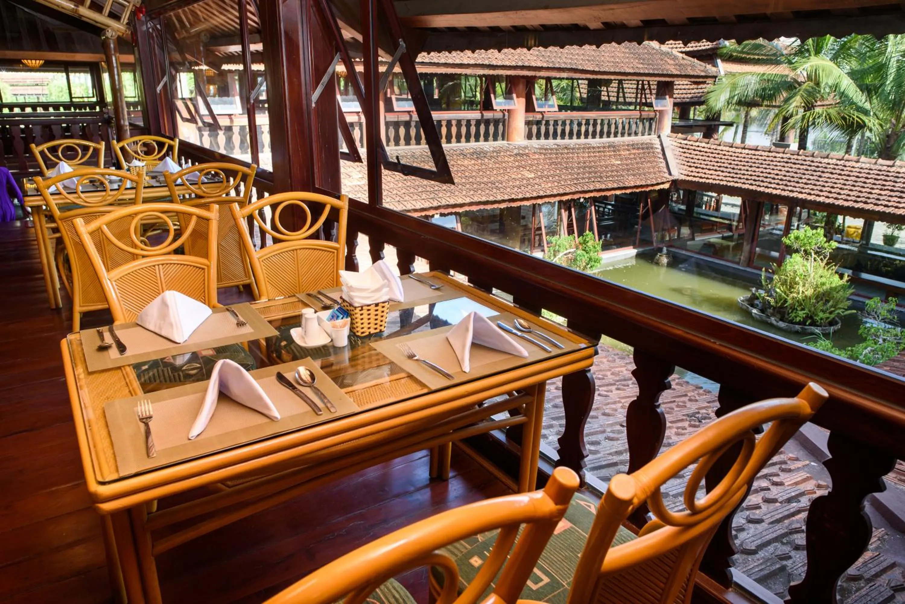 Restaurant/places to eat in Sankofa Village Hill Resort & Spa