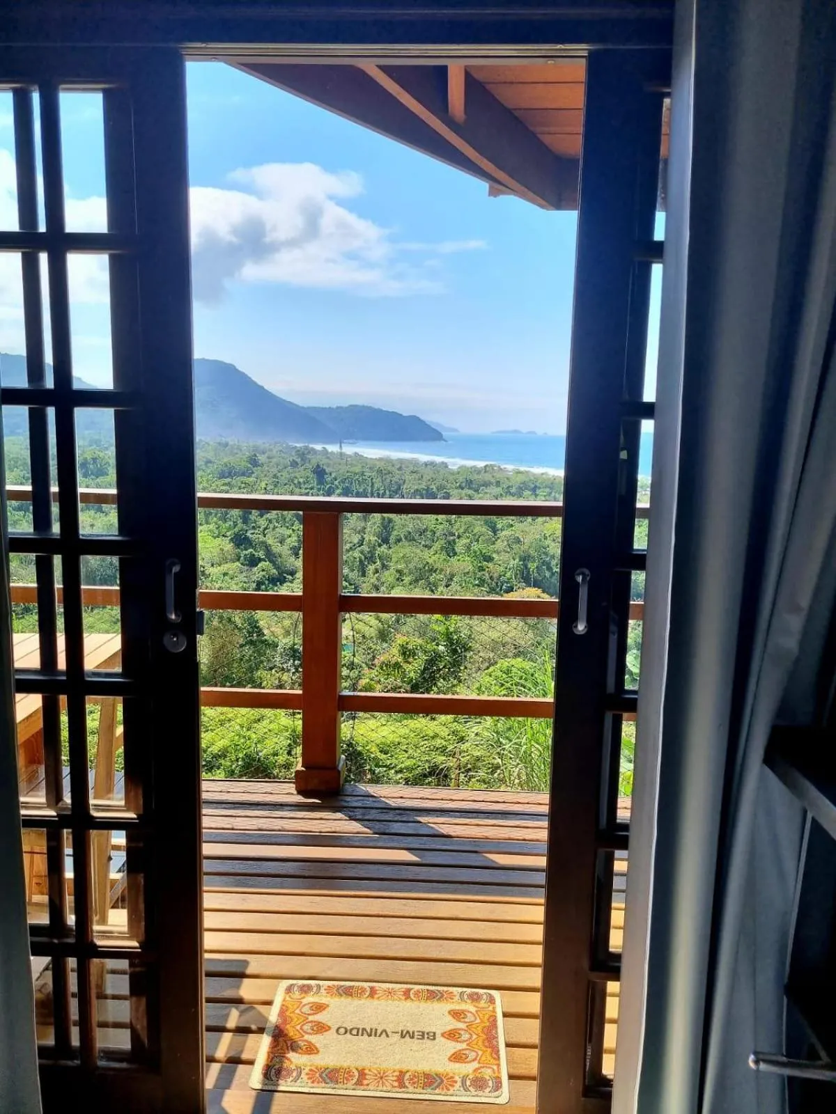 Burung Flats Itamambuca - Hospedagem com vista para o mar