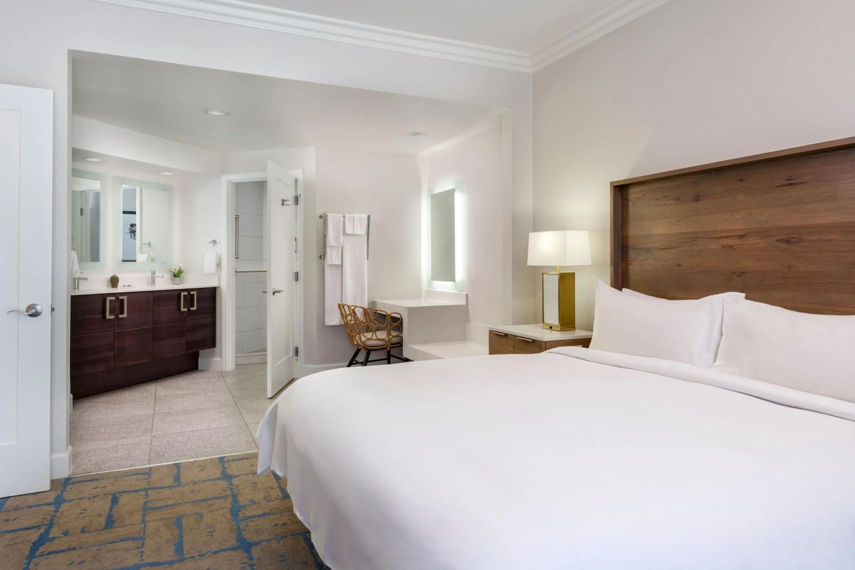 Bedroom, Bed in Marriott's Newport Coast Villas