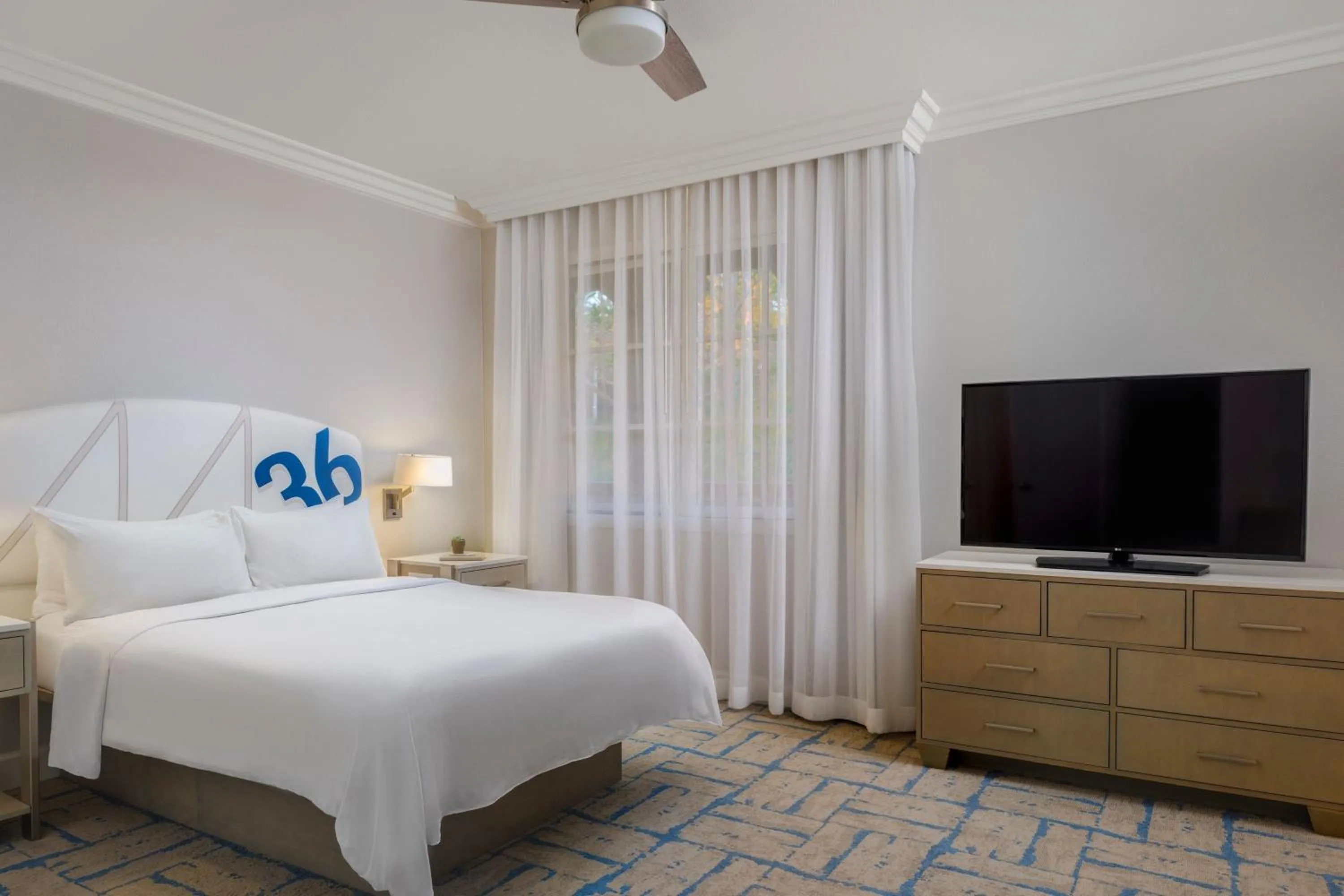 Bedroom, Bed in Marriott's Newport Coast Villas