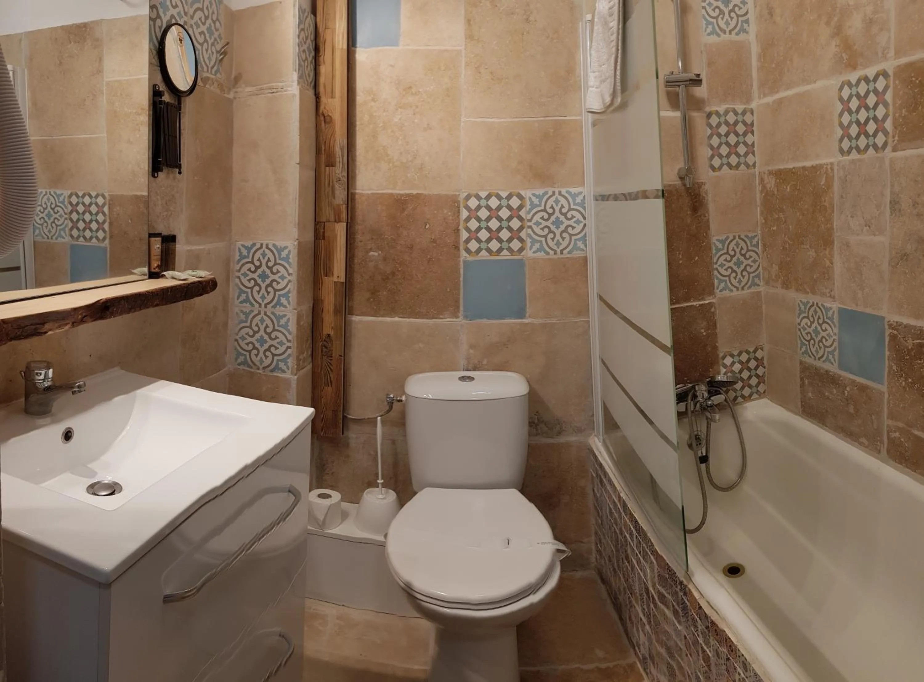 Bathroom in Hôtel Chastellares