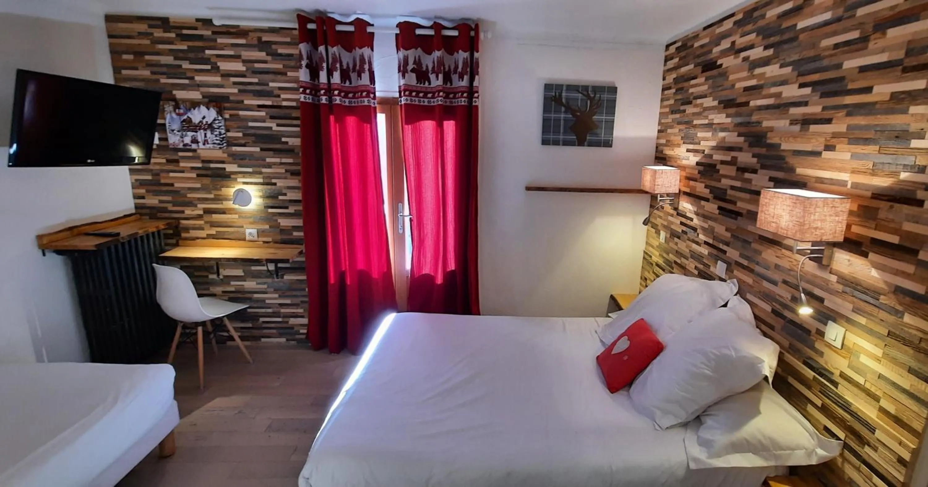 Bed in Hôtel Chastellares