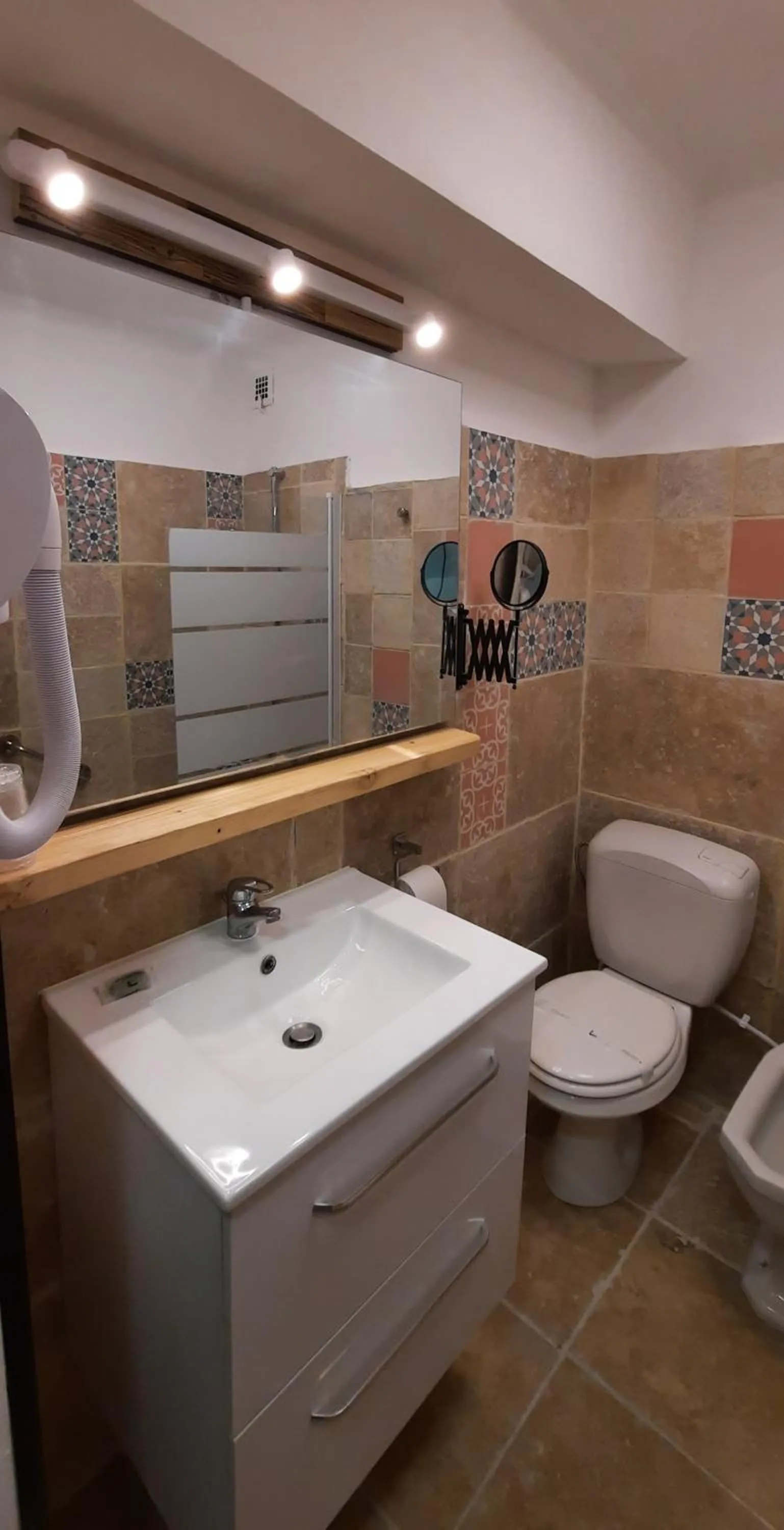 Bathroom in Hôtel Chastellares