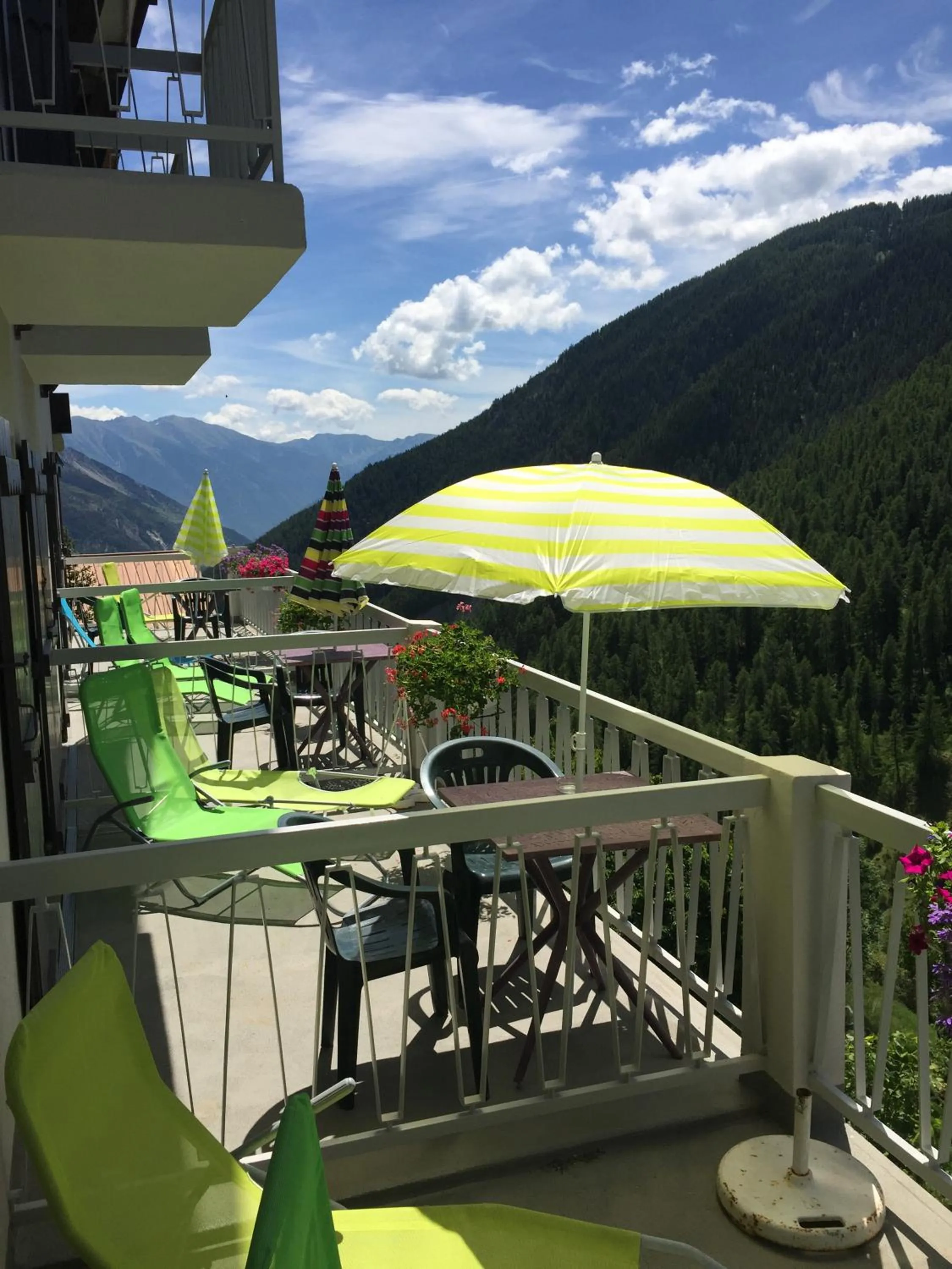 Day in Hôtel Chastellares