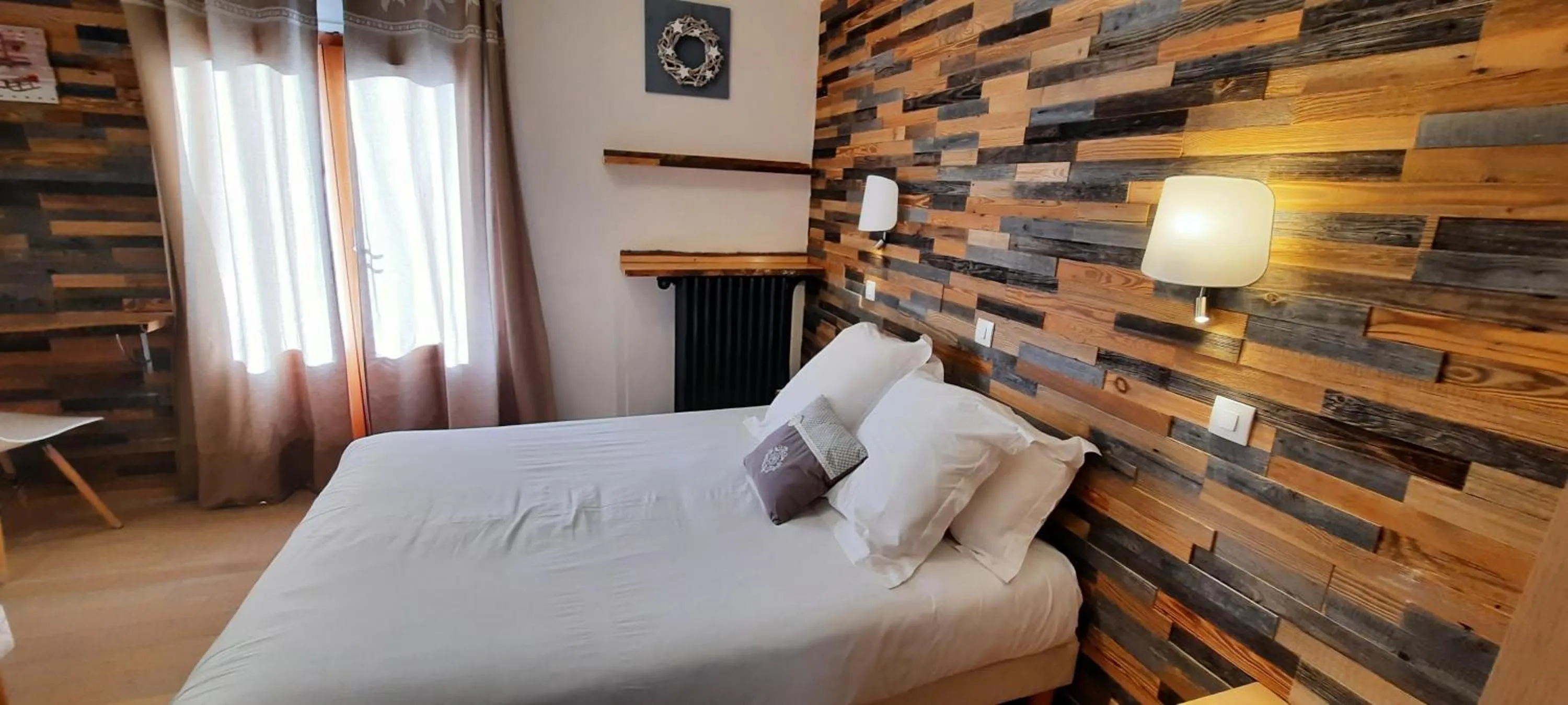 Bed in Hôtel Chastellares