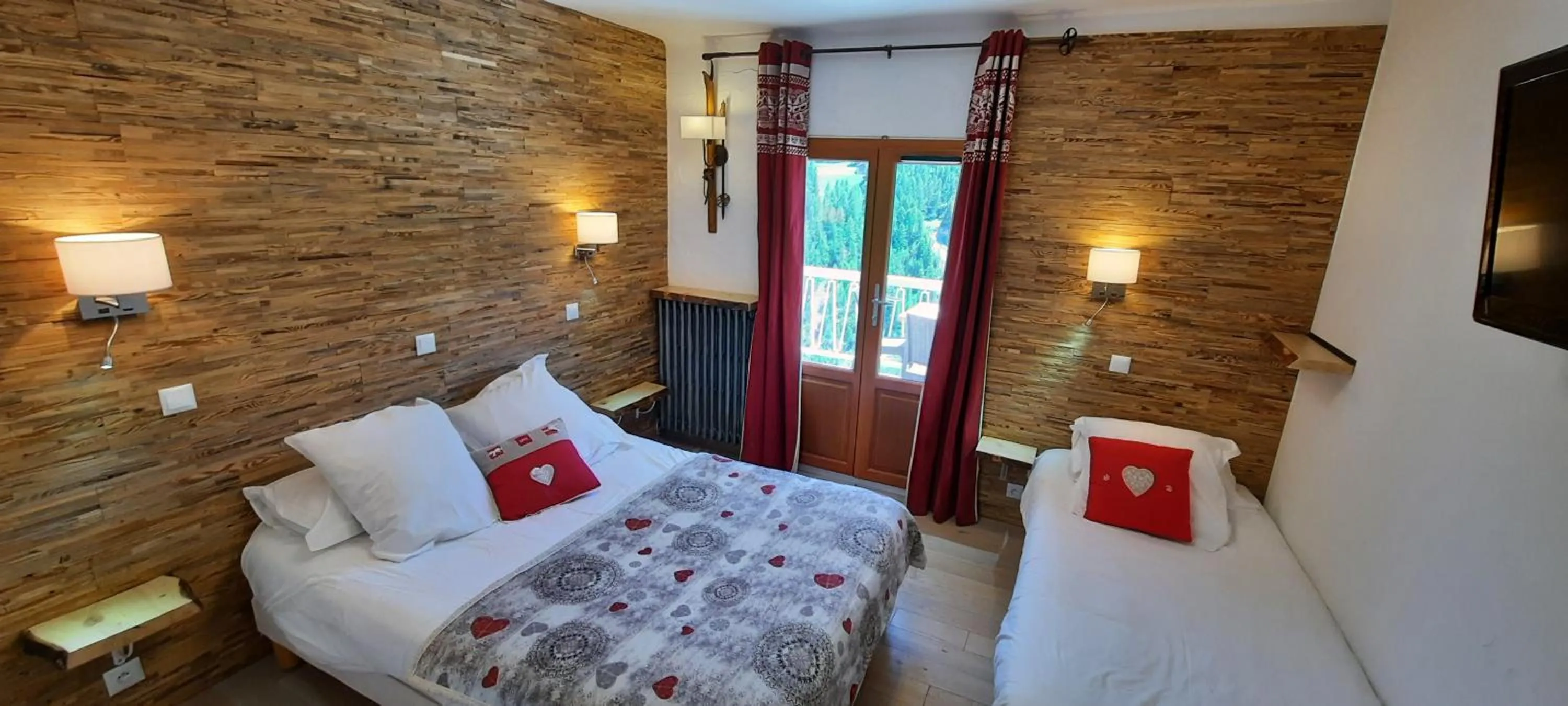 Bed in Hôtel Chastellares