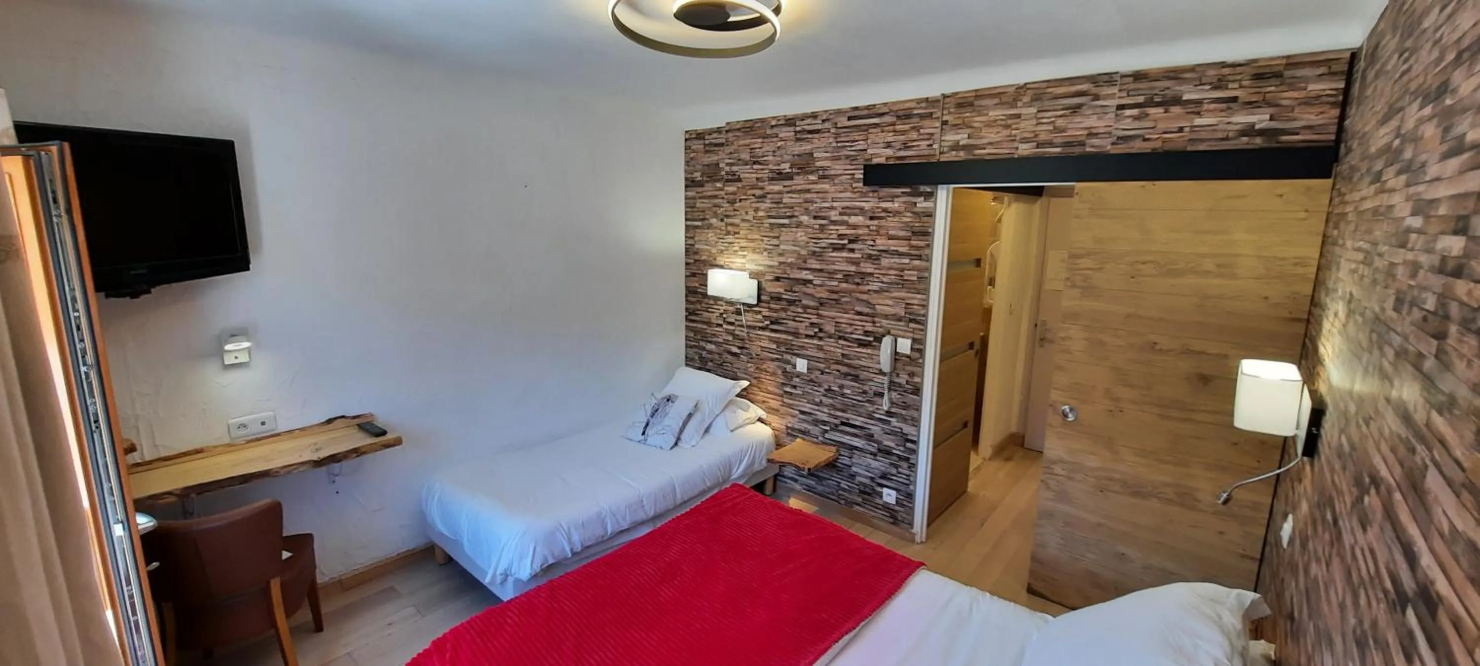 Bed in Hôtel Chastellares