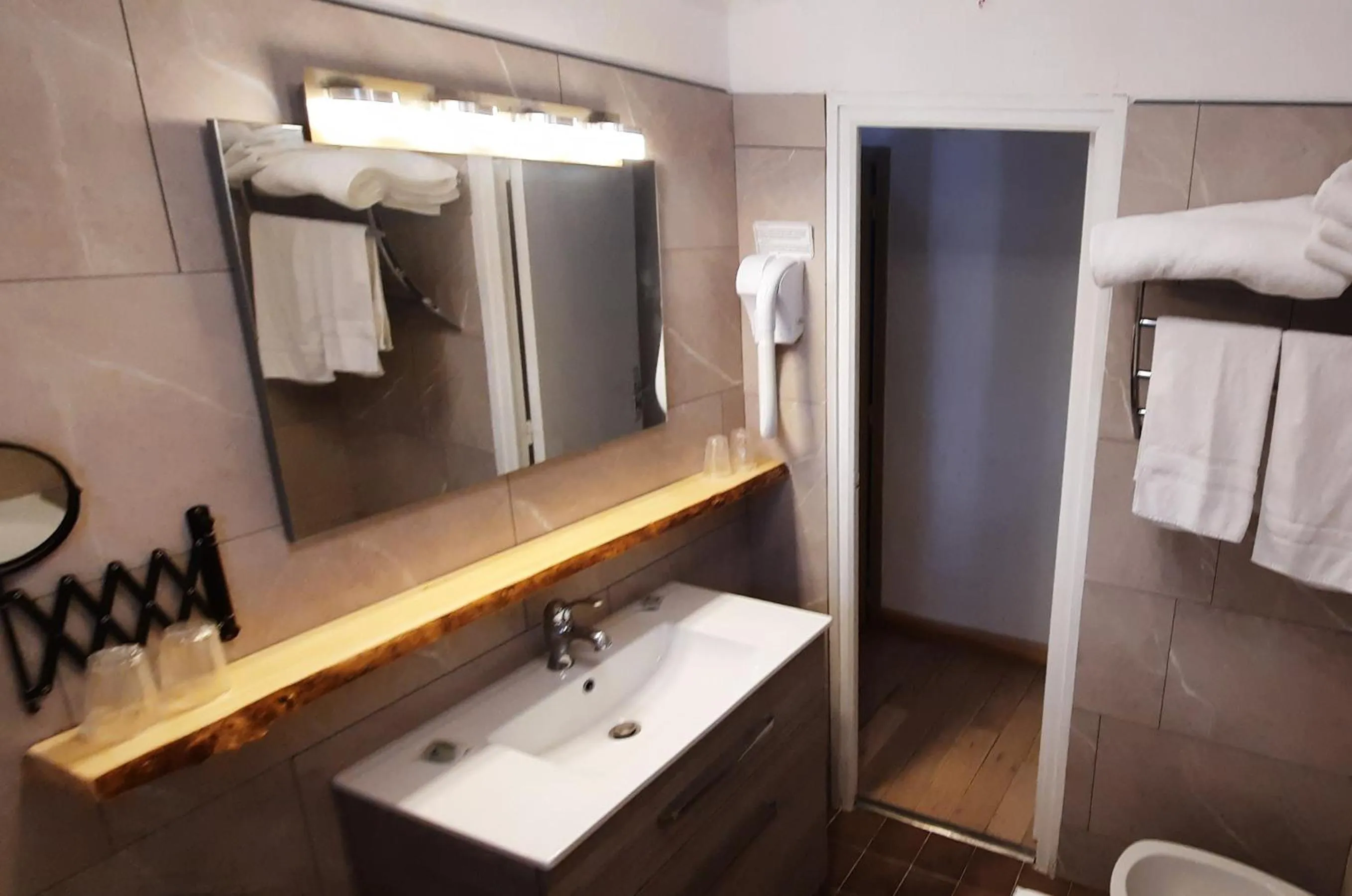 Bathroom in Hôtel Chastellares