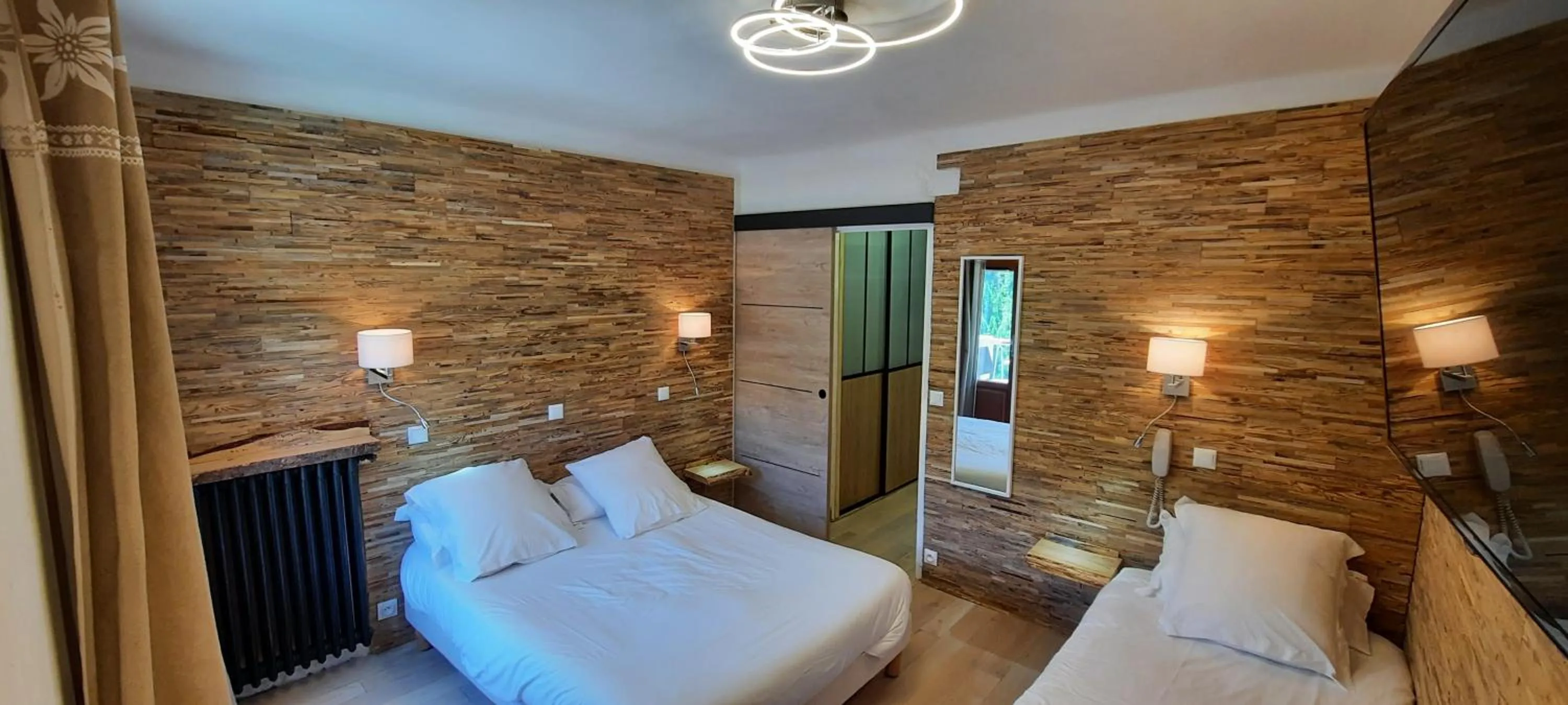 Bed in Hôtel Chastellares