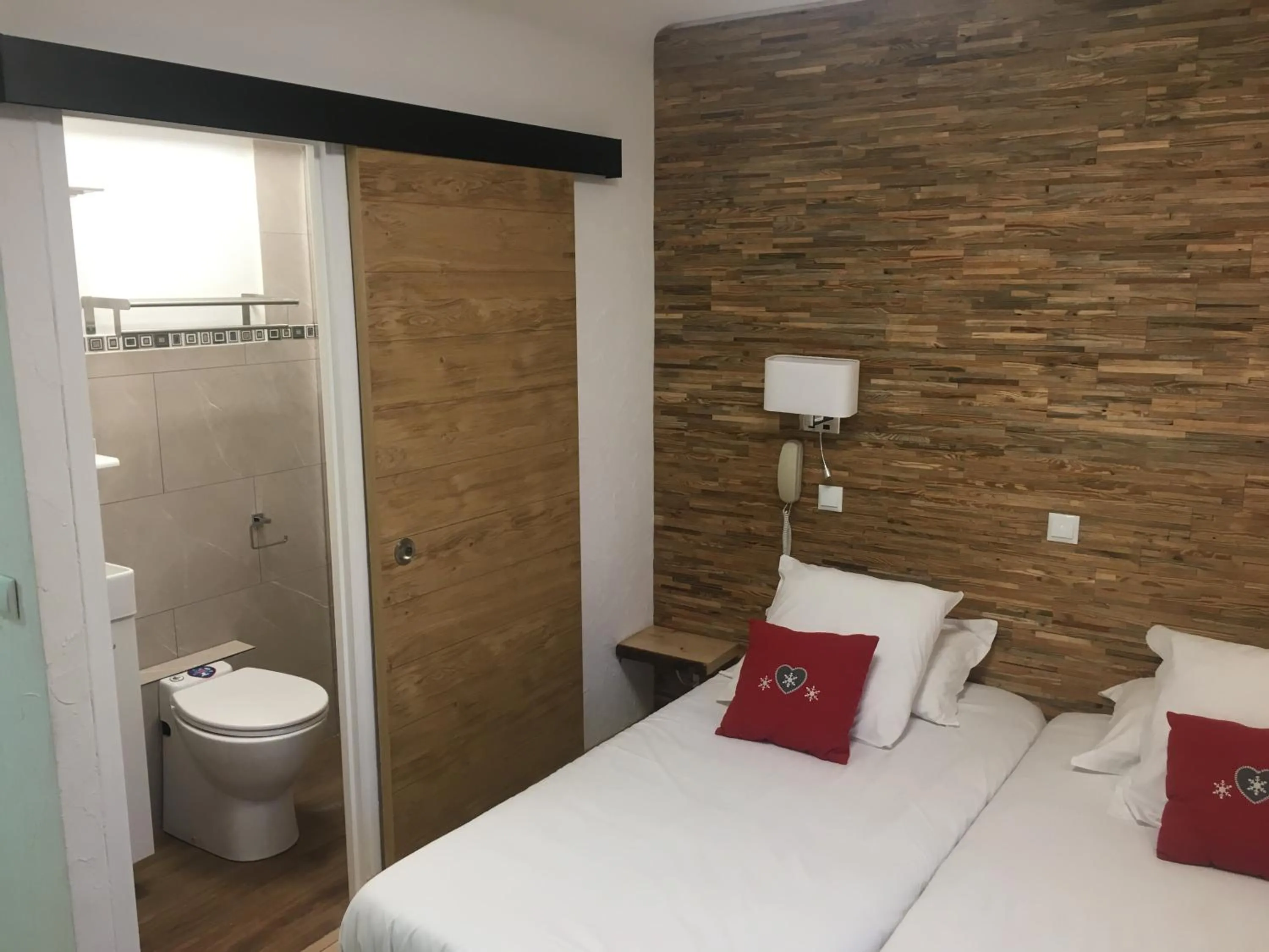 Bed in Hôtel Chastellares