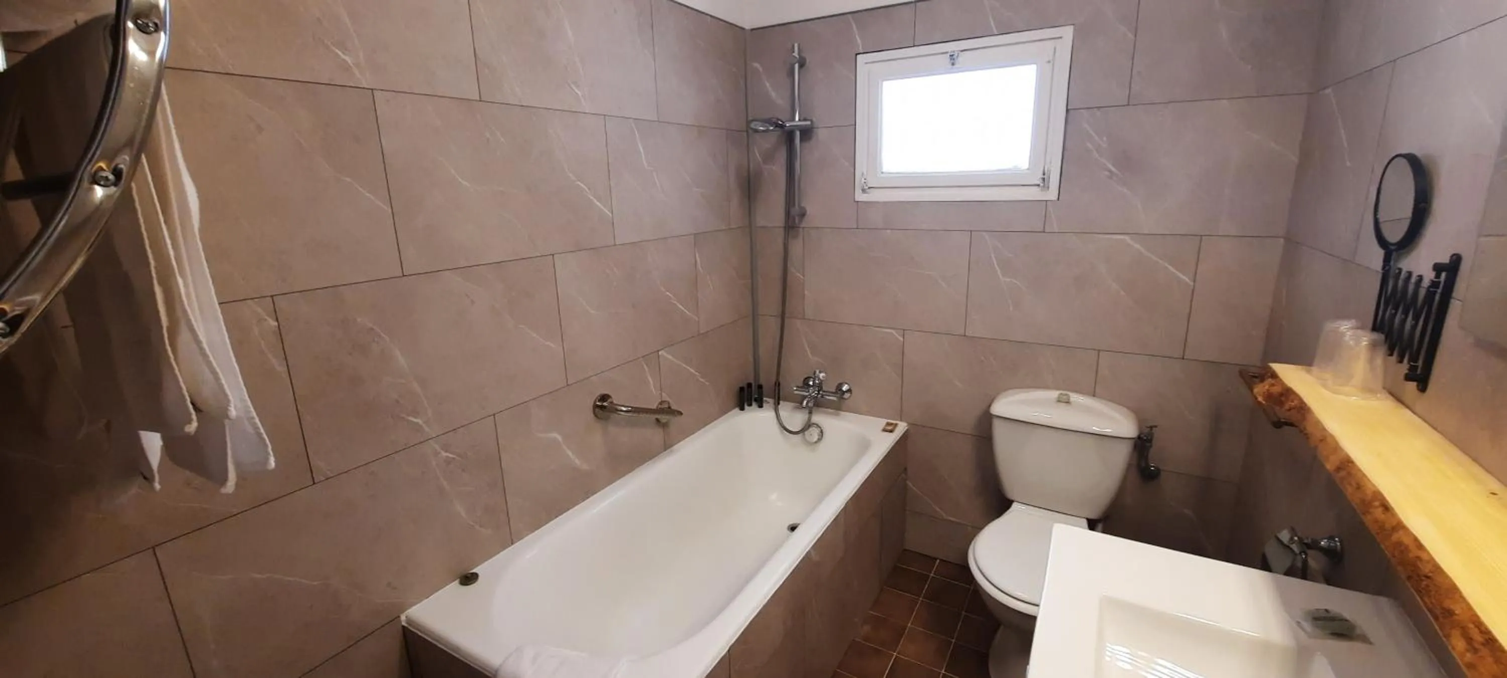 Bathroom in Hôtel Chastellares