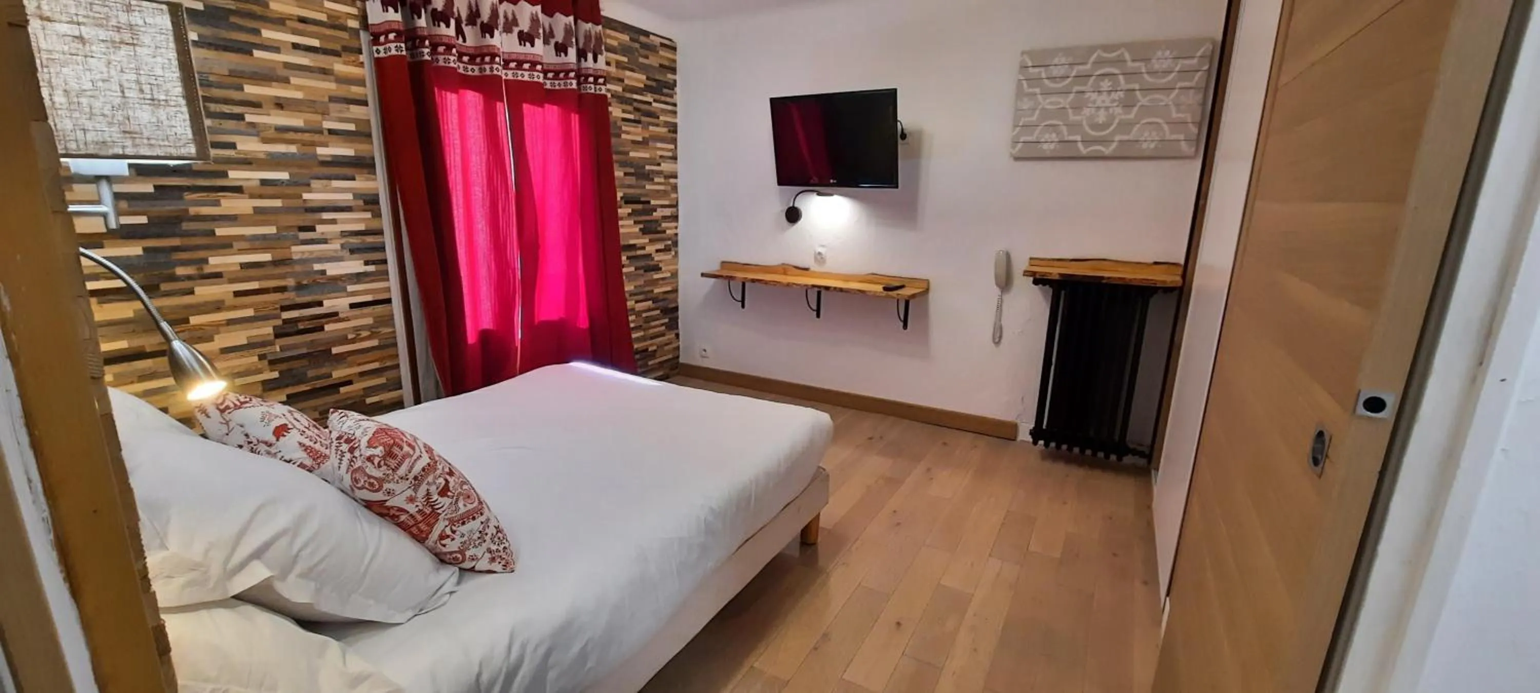 Bed in Hôtel Chastellares