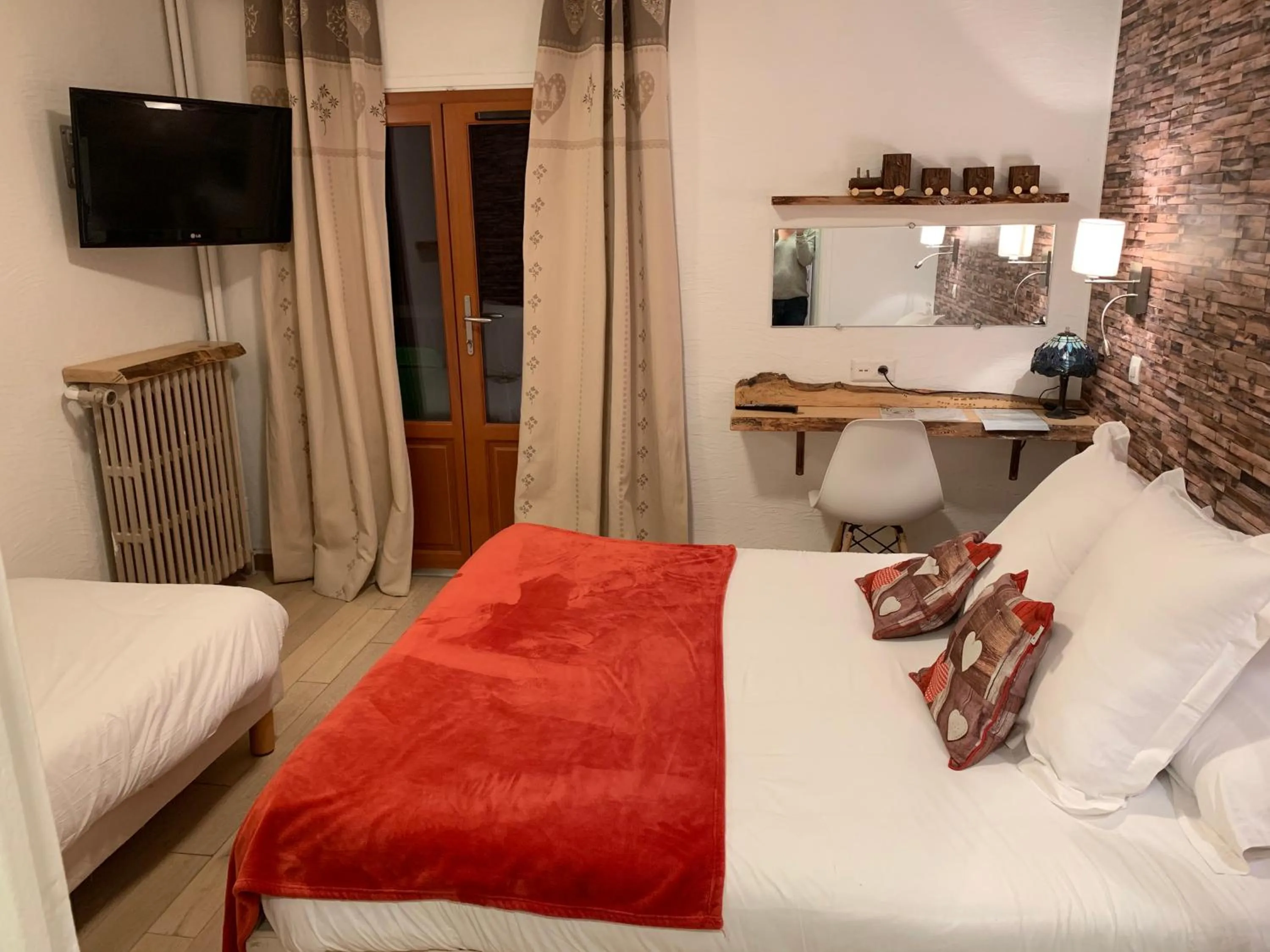 Bed in Hôtel Chastellares