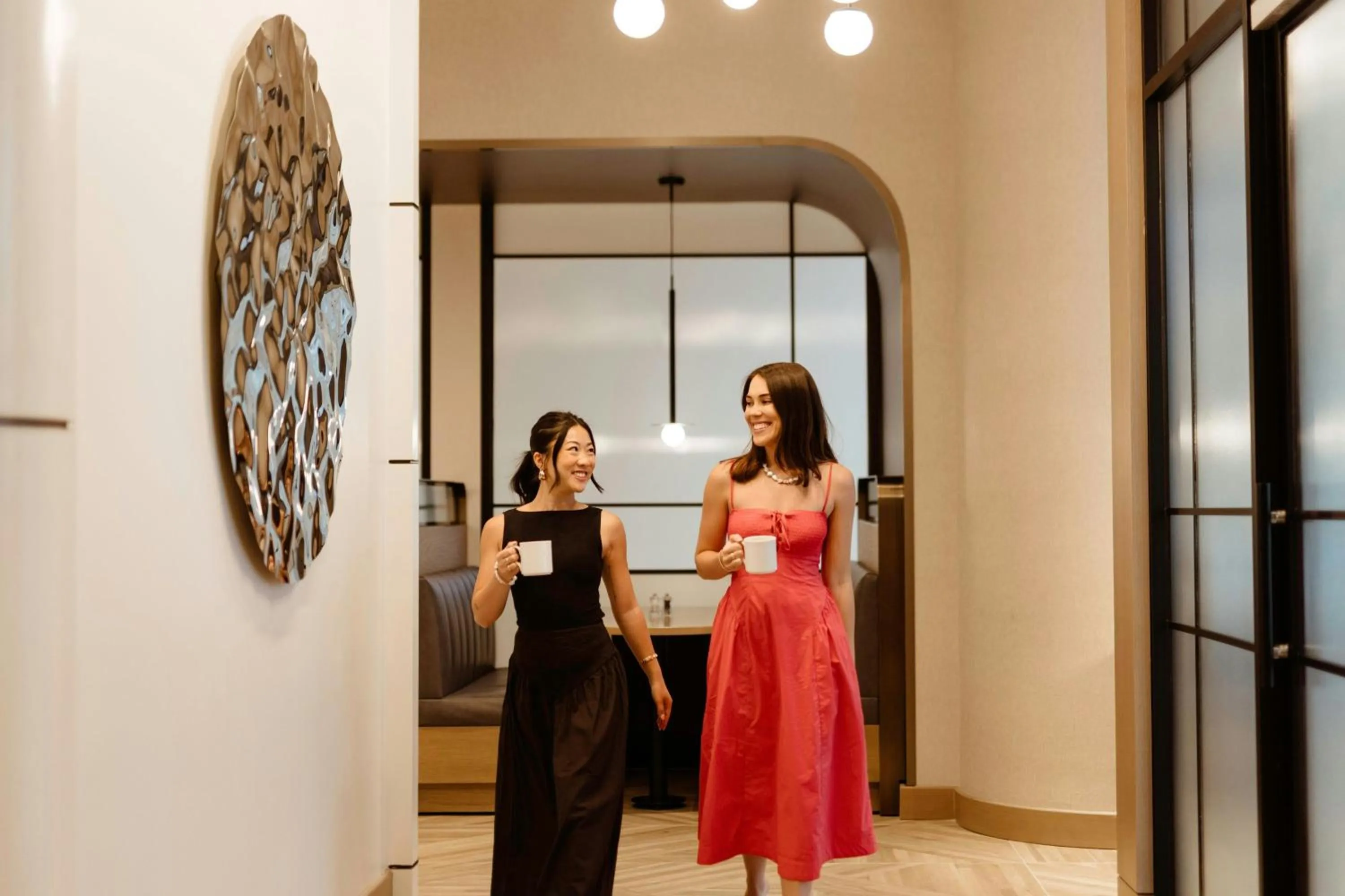 Lounge or bar in Marriott Long Beach Downtown