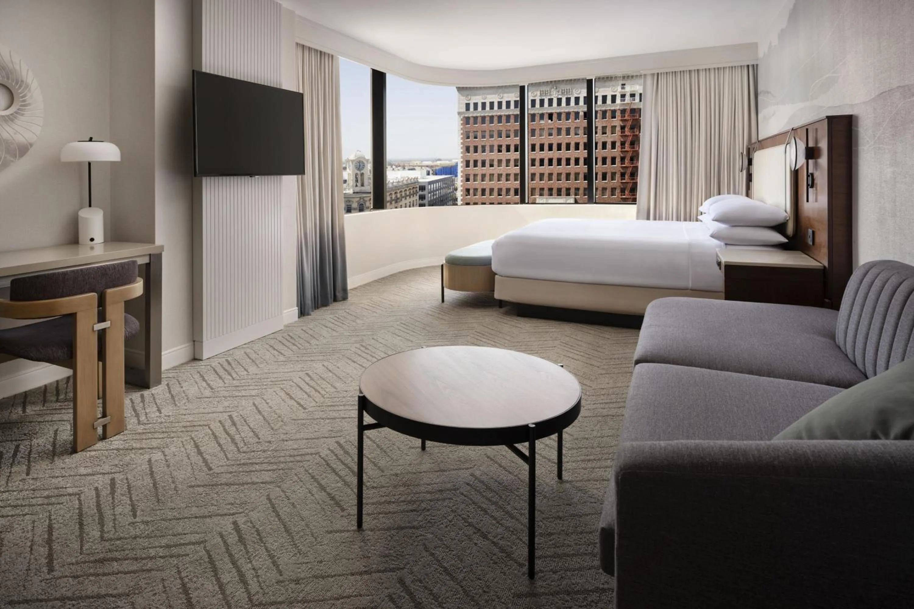 Photo of the whole room, Bed in Marriott Long Beach Downtown