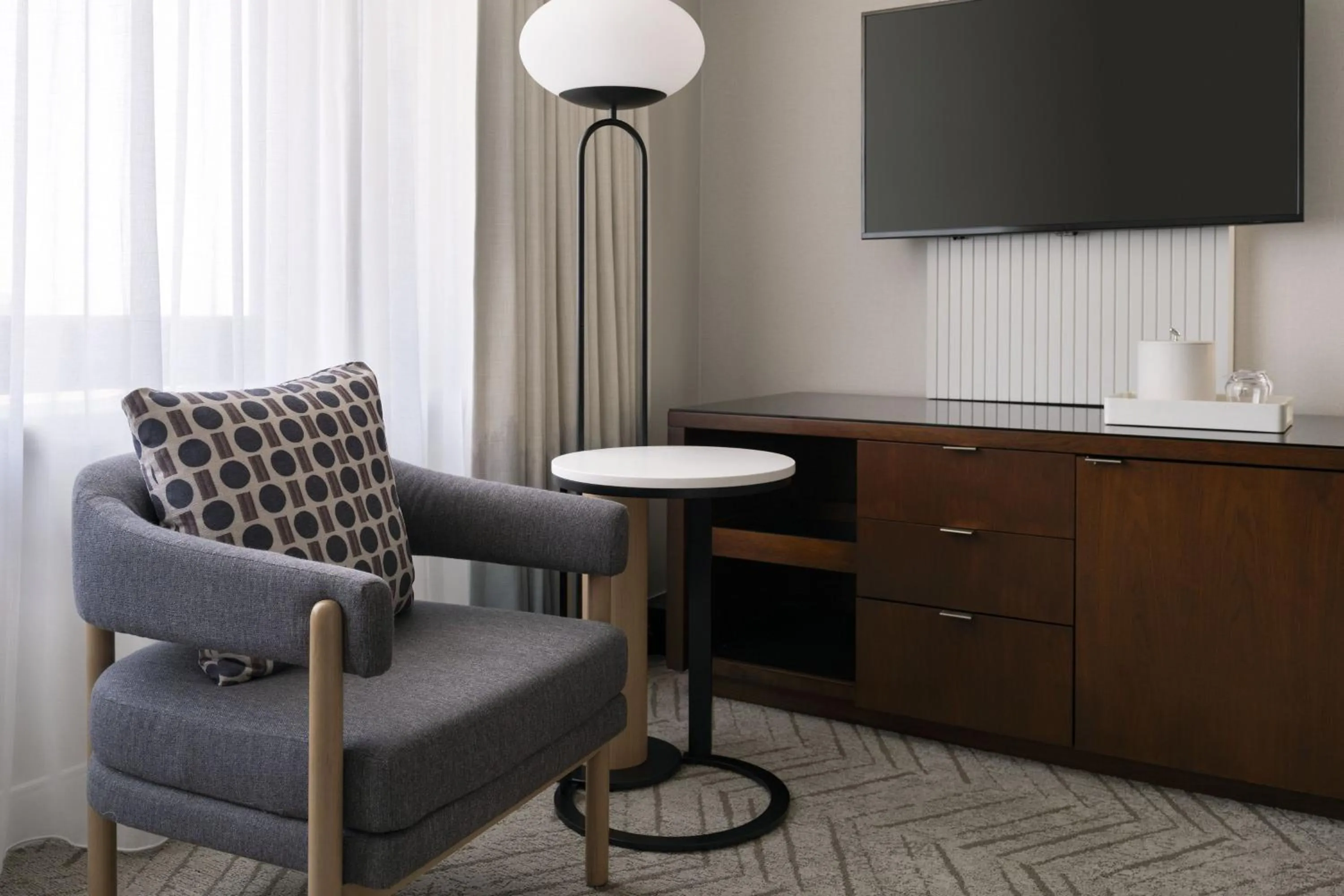 Photo of the whole room in Marriott Long Beach Downtown