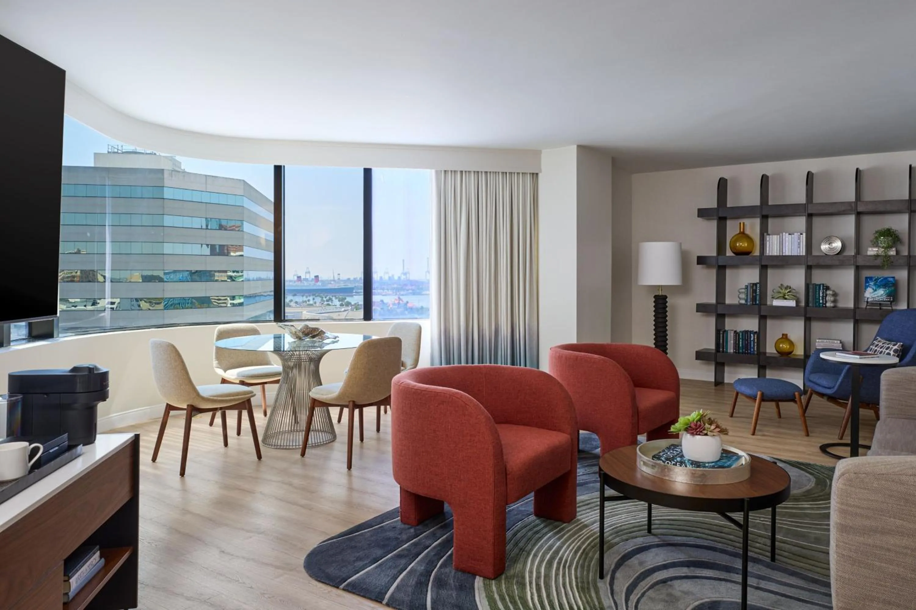 Photo of the whole room in Marriott Long Beach Downtown