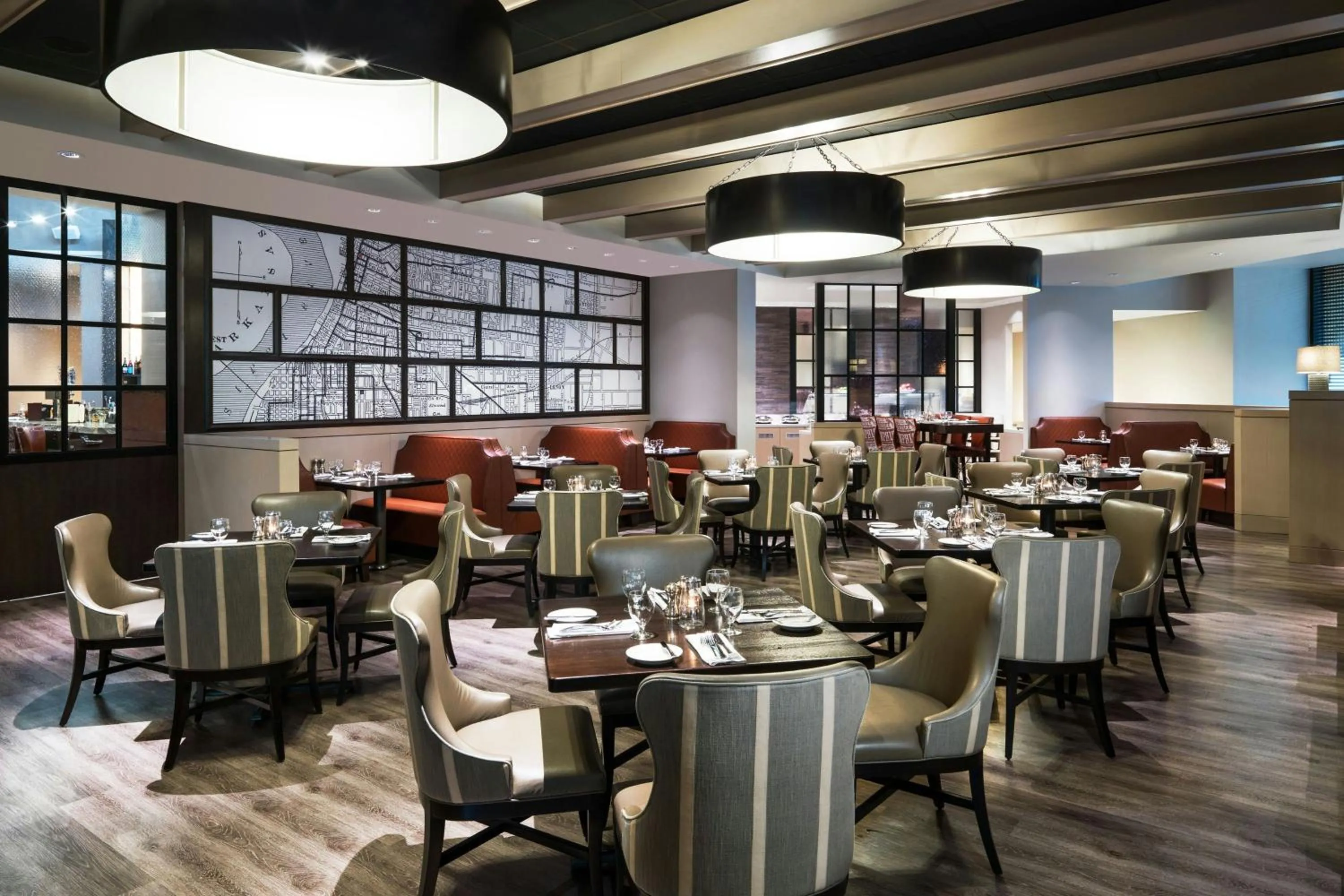 Restaurant/places to eat in Memphis Riverline Hotel